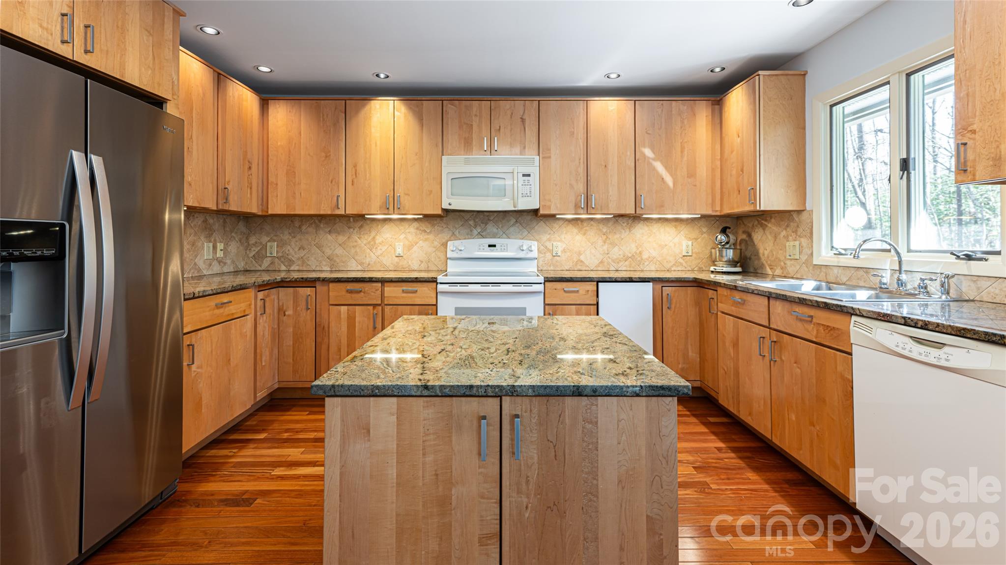12 Stuyvesant Crescent — Asheville