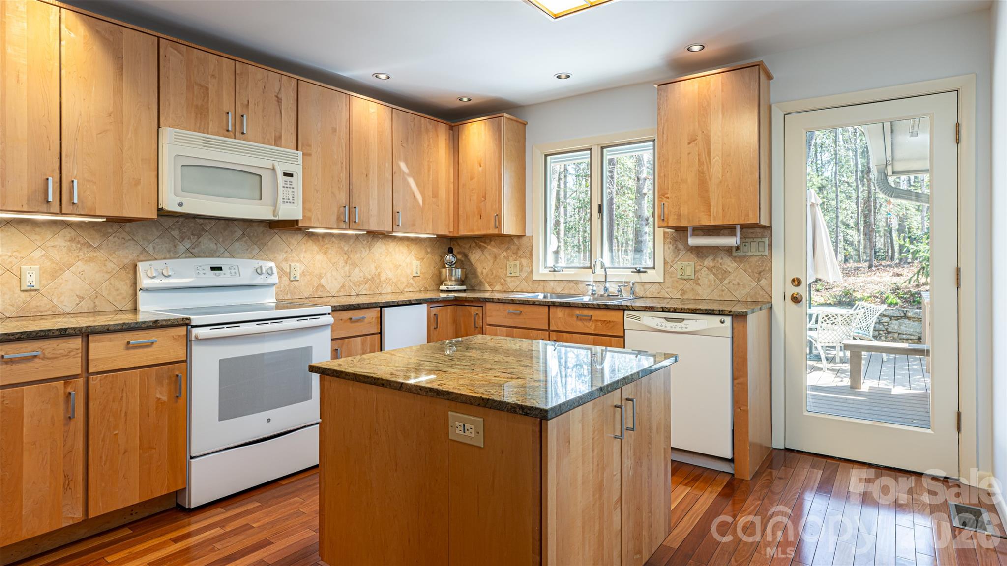 12 Stuyvesant Crescent — Asheville