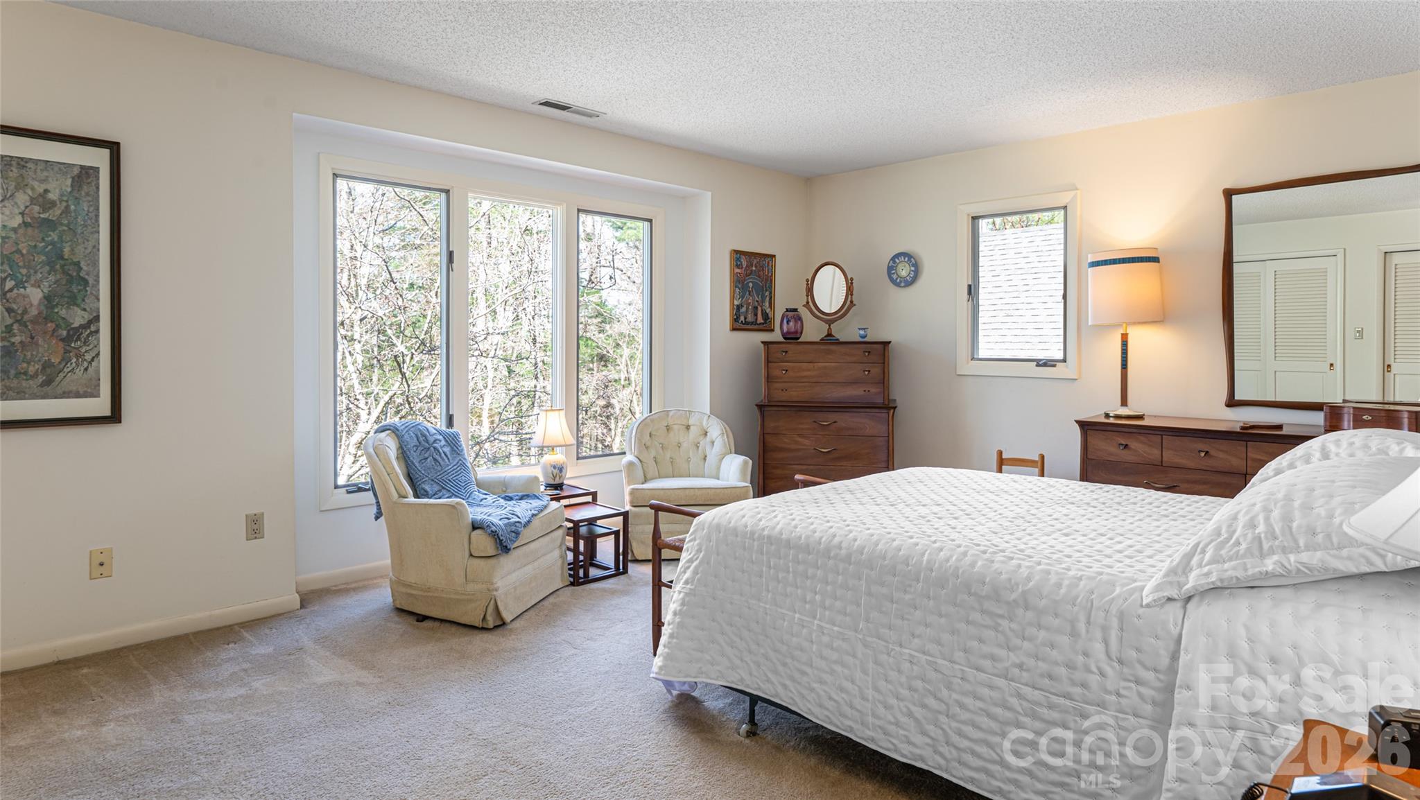 12 Stuyvesant Crescent — Asheville