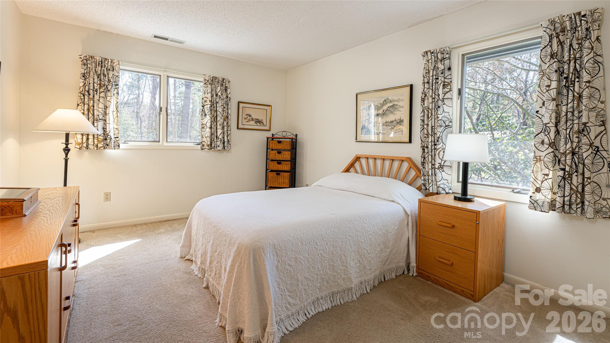 12 Stuyvesant Crescent — Asheville