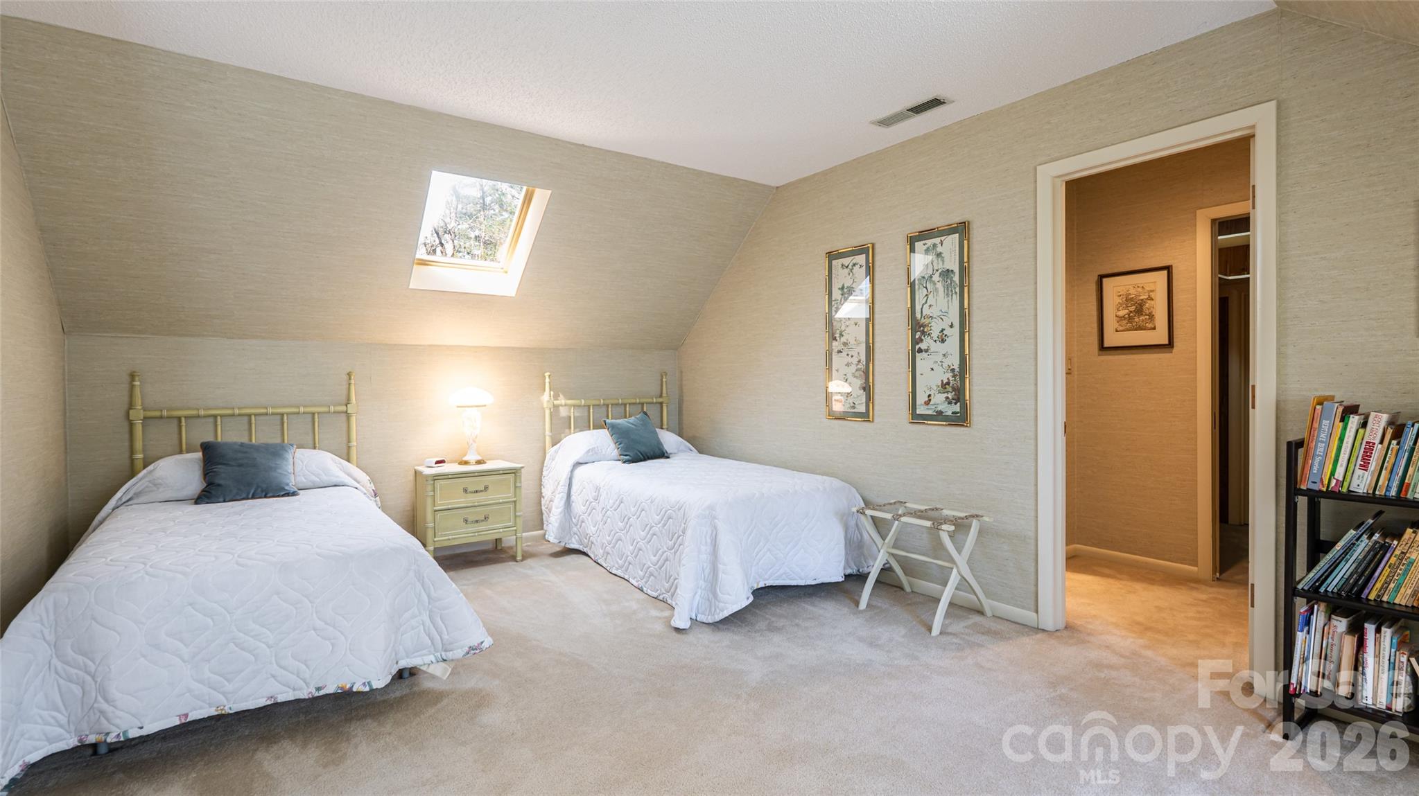 12 Stuyvesant Crescent — Asheville