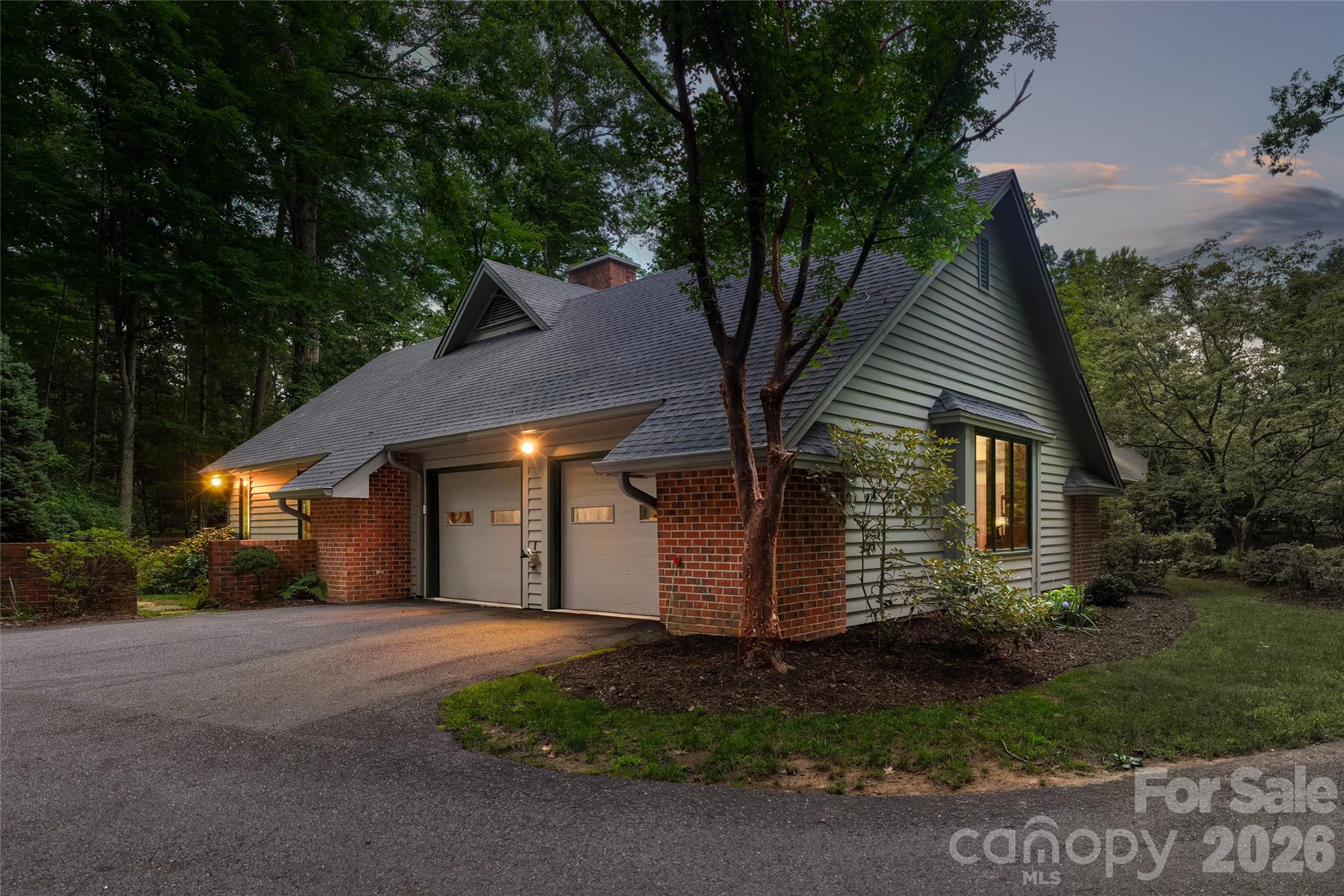 12 Stuyvesant Crescent — Asheville
