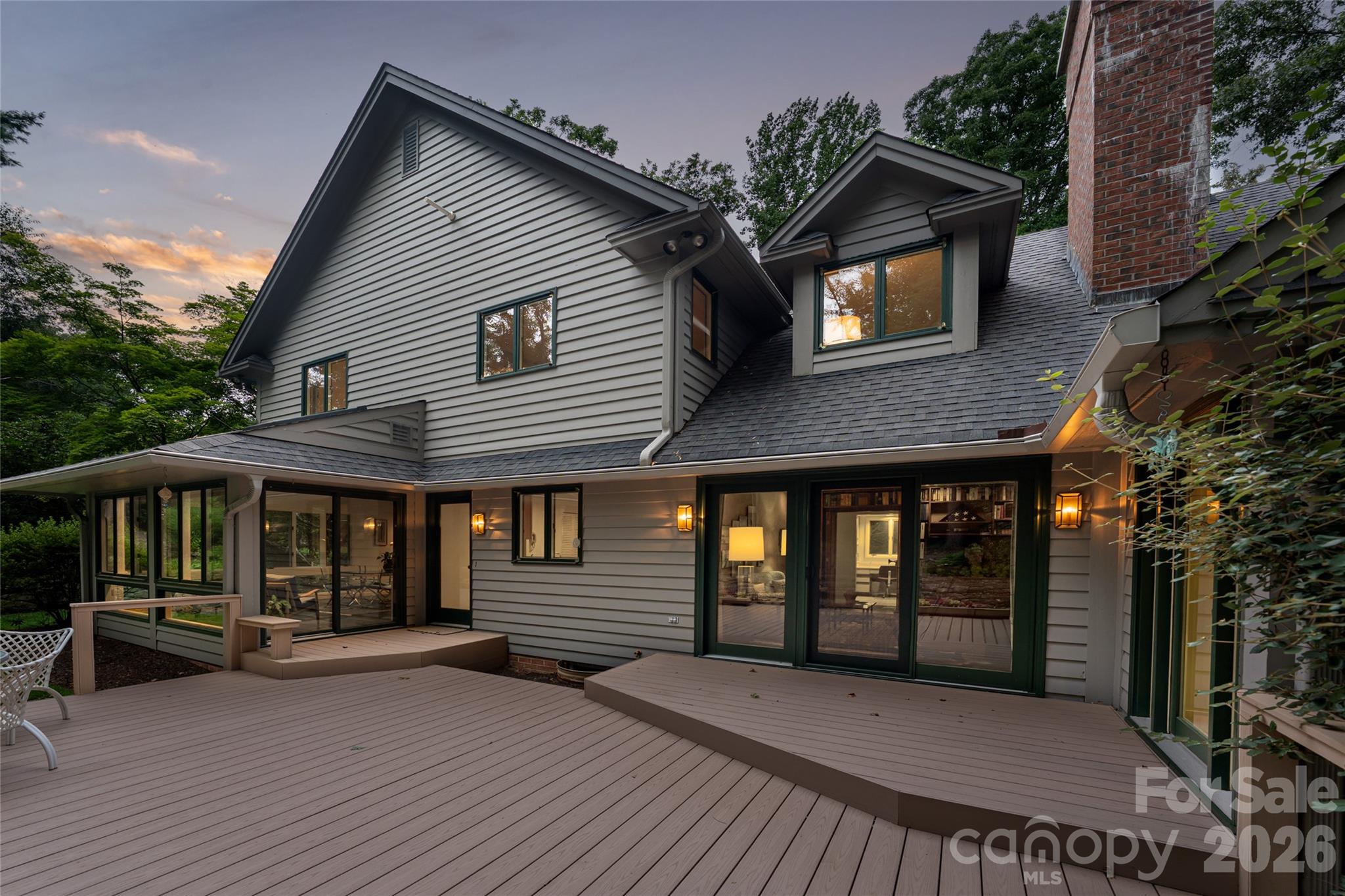 12 Stuyvesant Crescent — Asheville