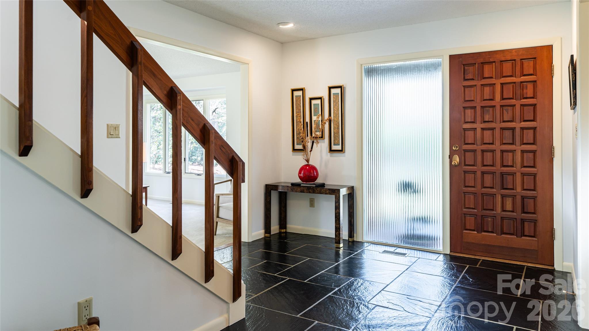 12 Stuyvesant Crescent — Asheville