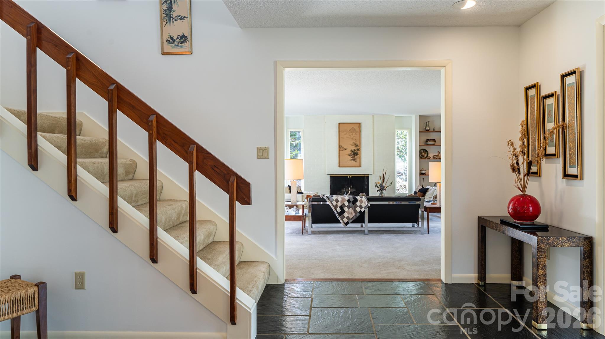 12 Stuyvesant Crescent — Asheville