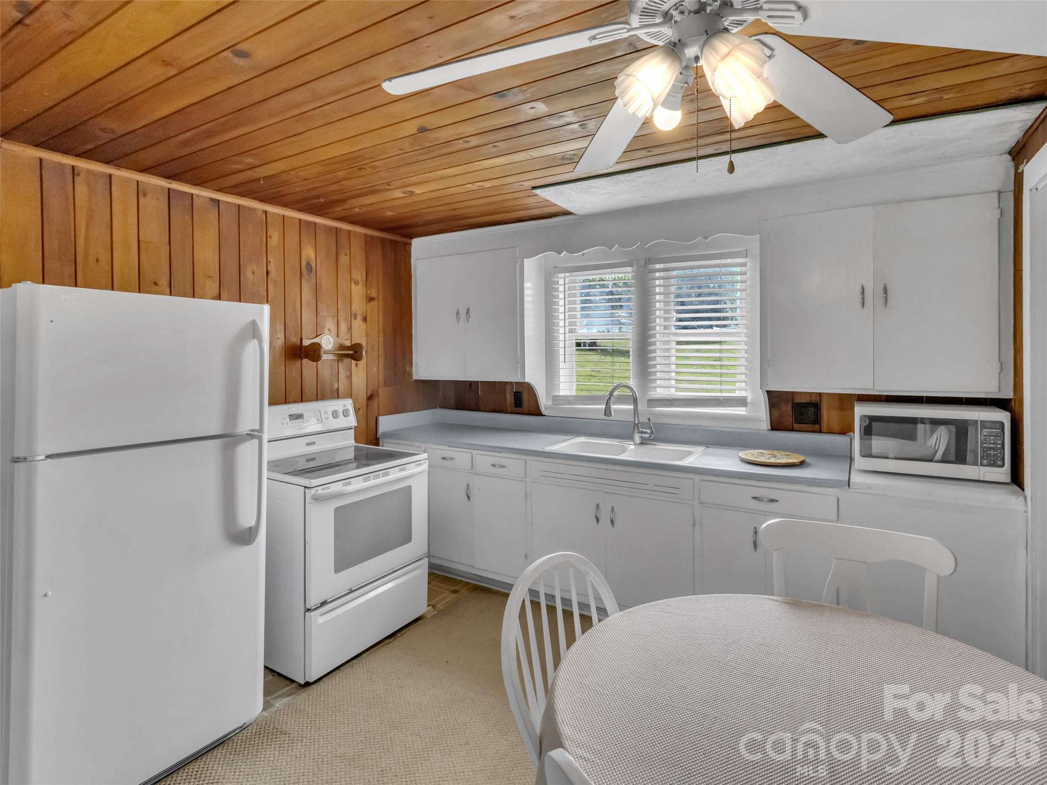 1114 Old Clyde Road — Clyde