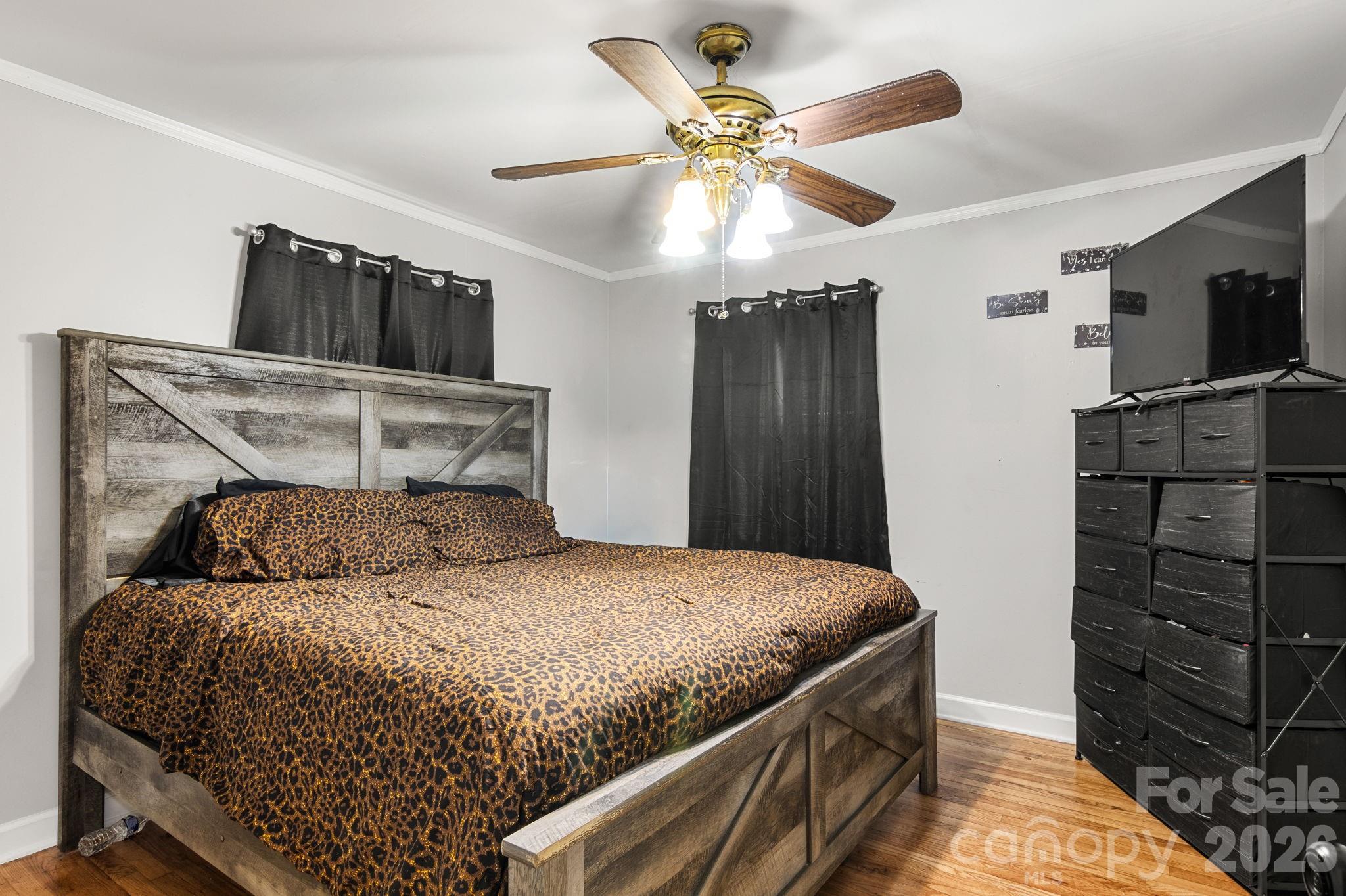 3104 University Drive — Lancaster