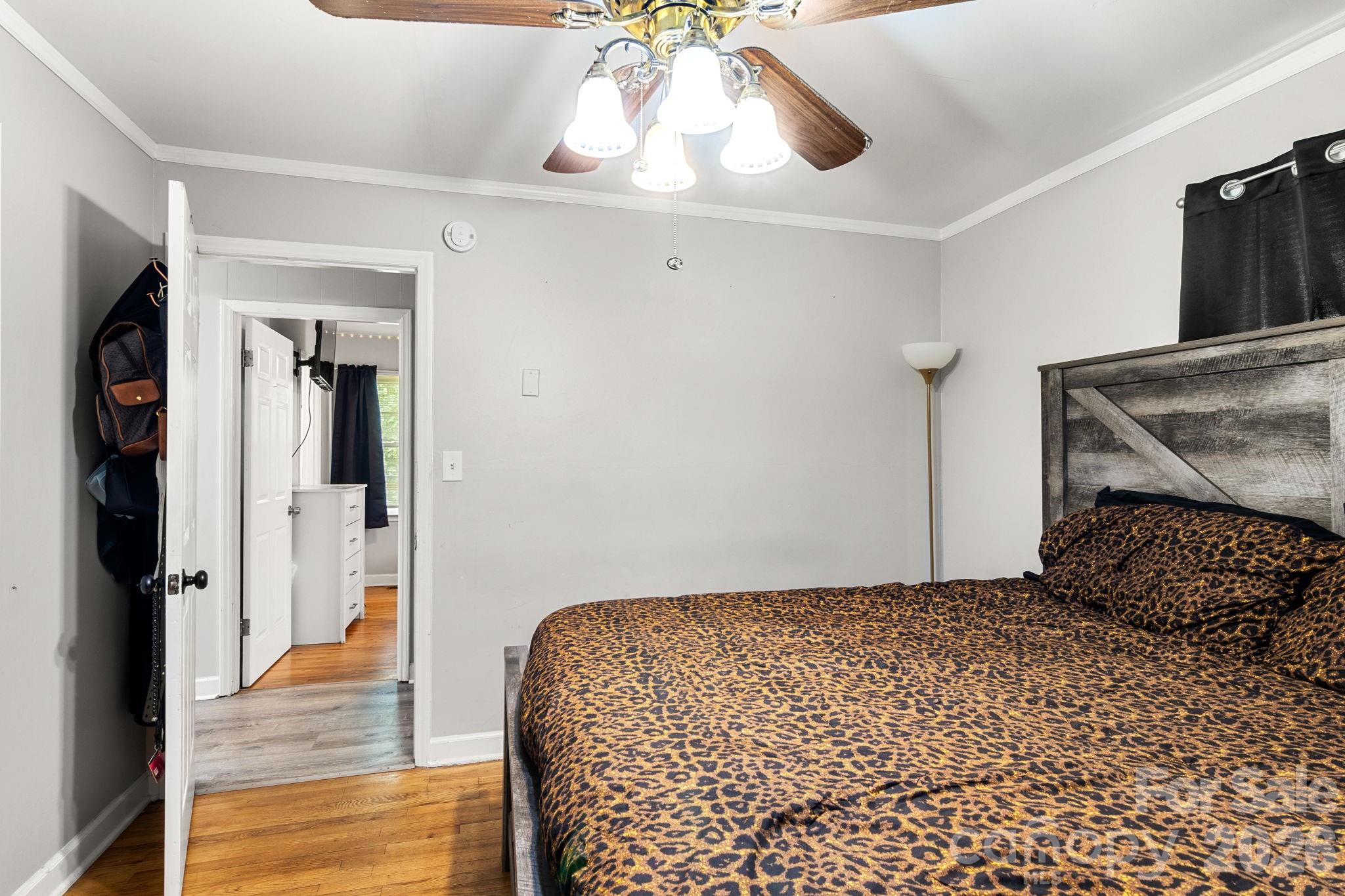 3104 University Drive — Lancaster