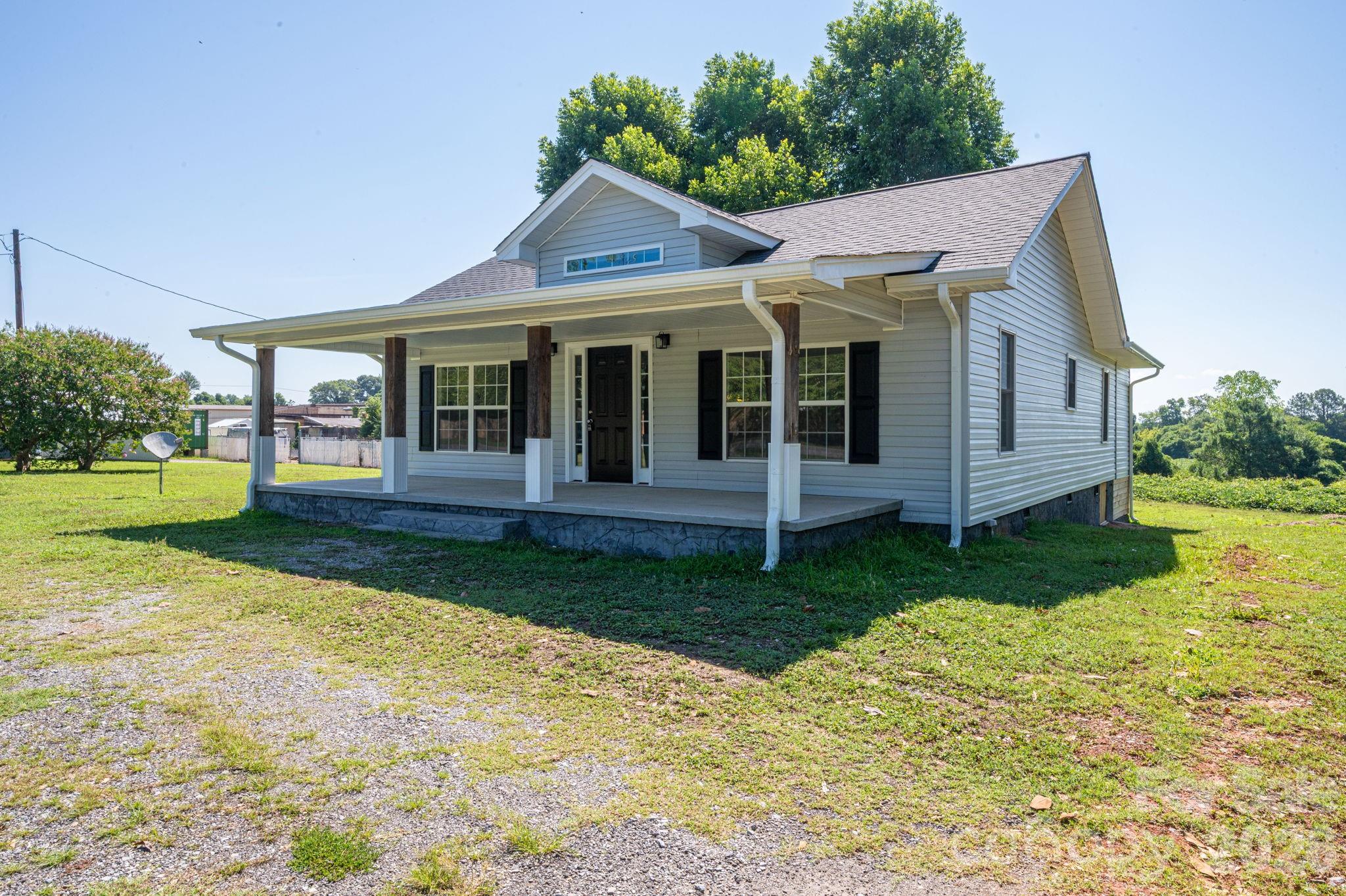 1719 S Lafayette Street — Shelby