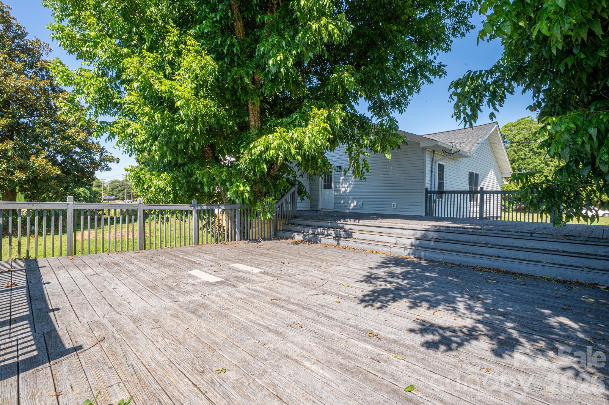 1719 S Lafayette Street — Shelby