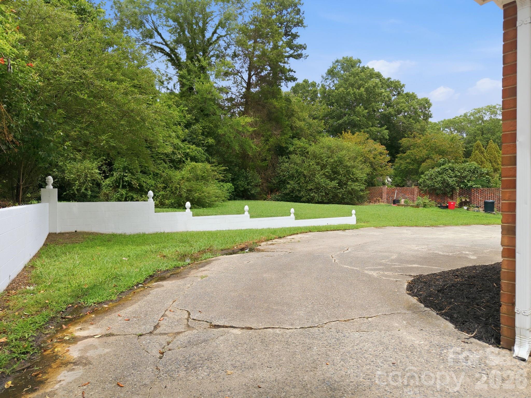 110 Confederate Avenue — Salisbury