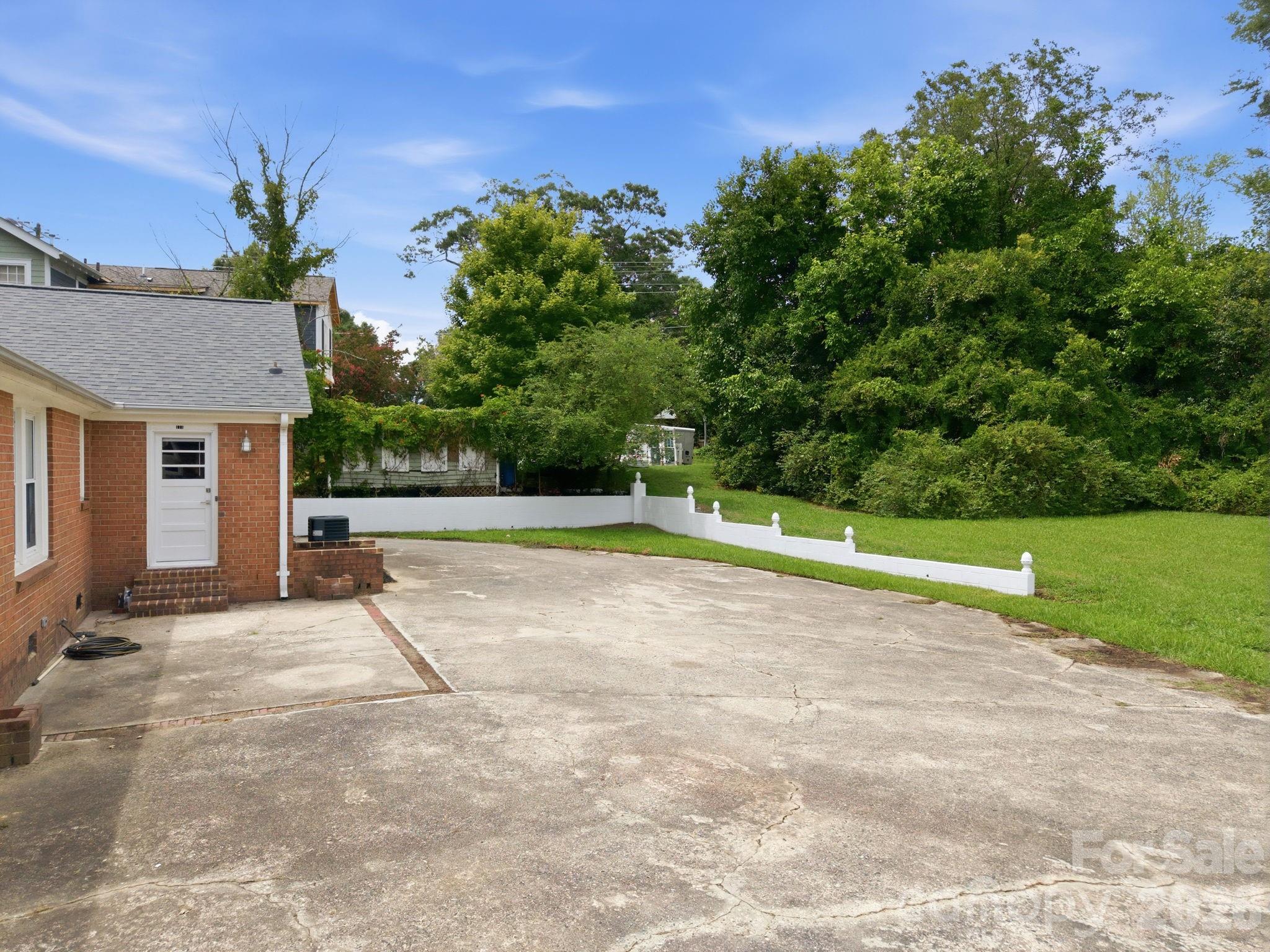 110 Confederate Avenue — Salisbury