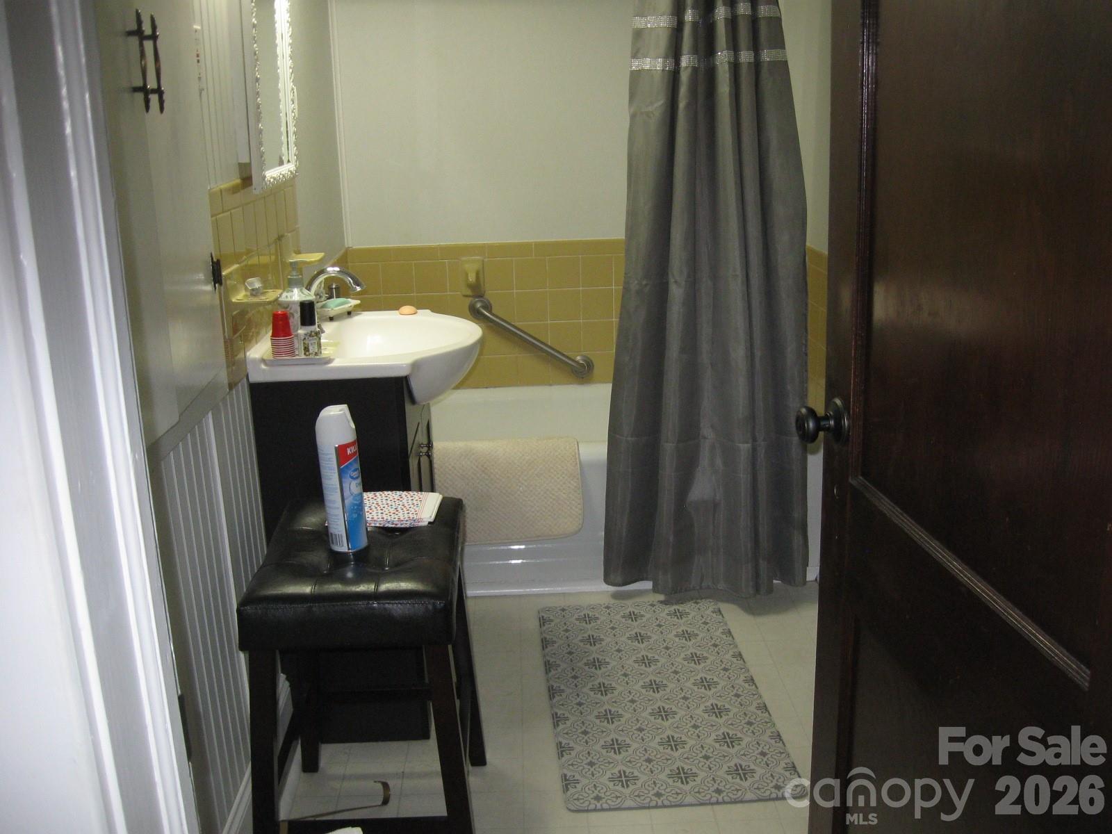 3817 hartland Road — Lenoir