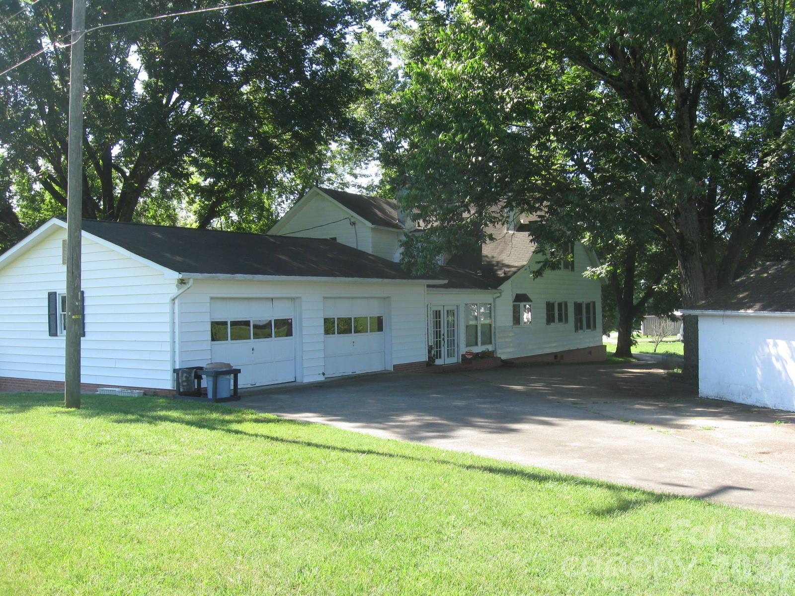 3817 hartland Road — Lenoir