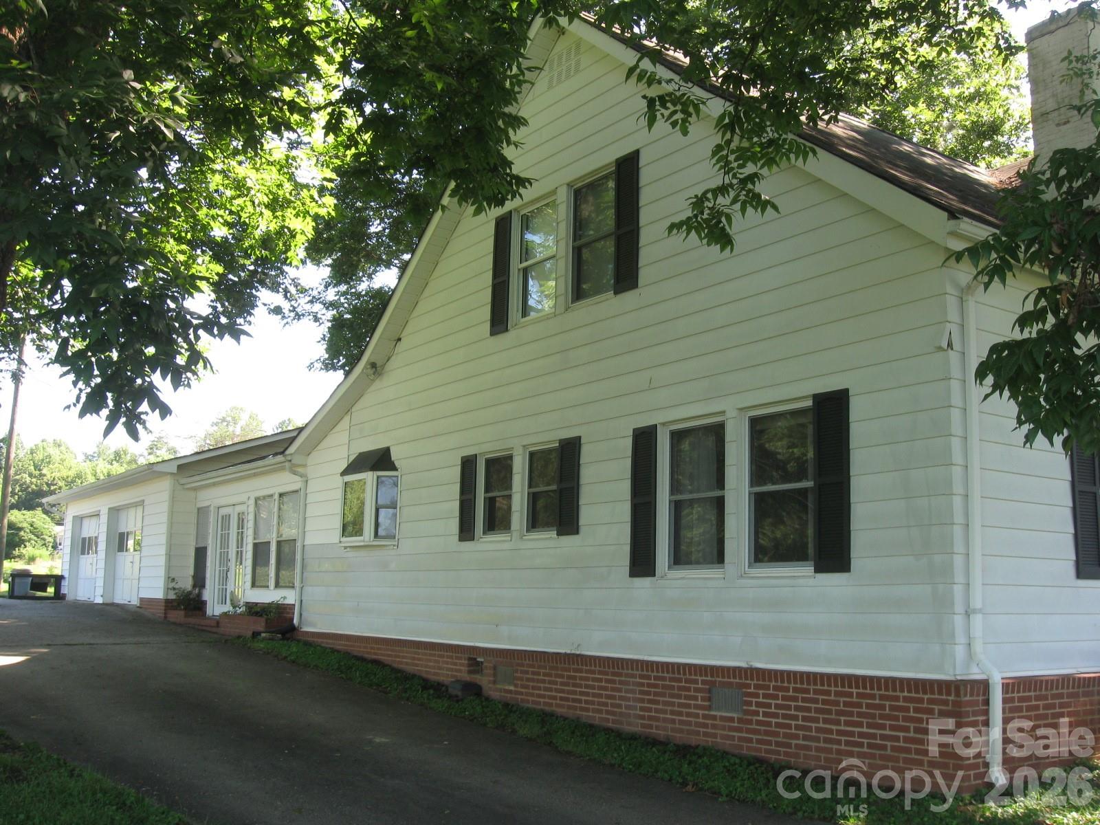 3817 hartland Road — Lenoir