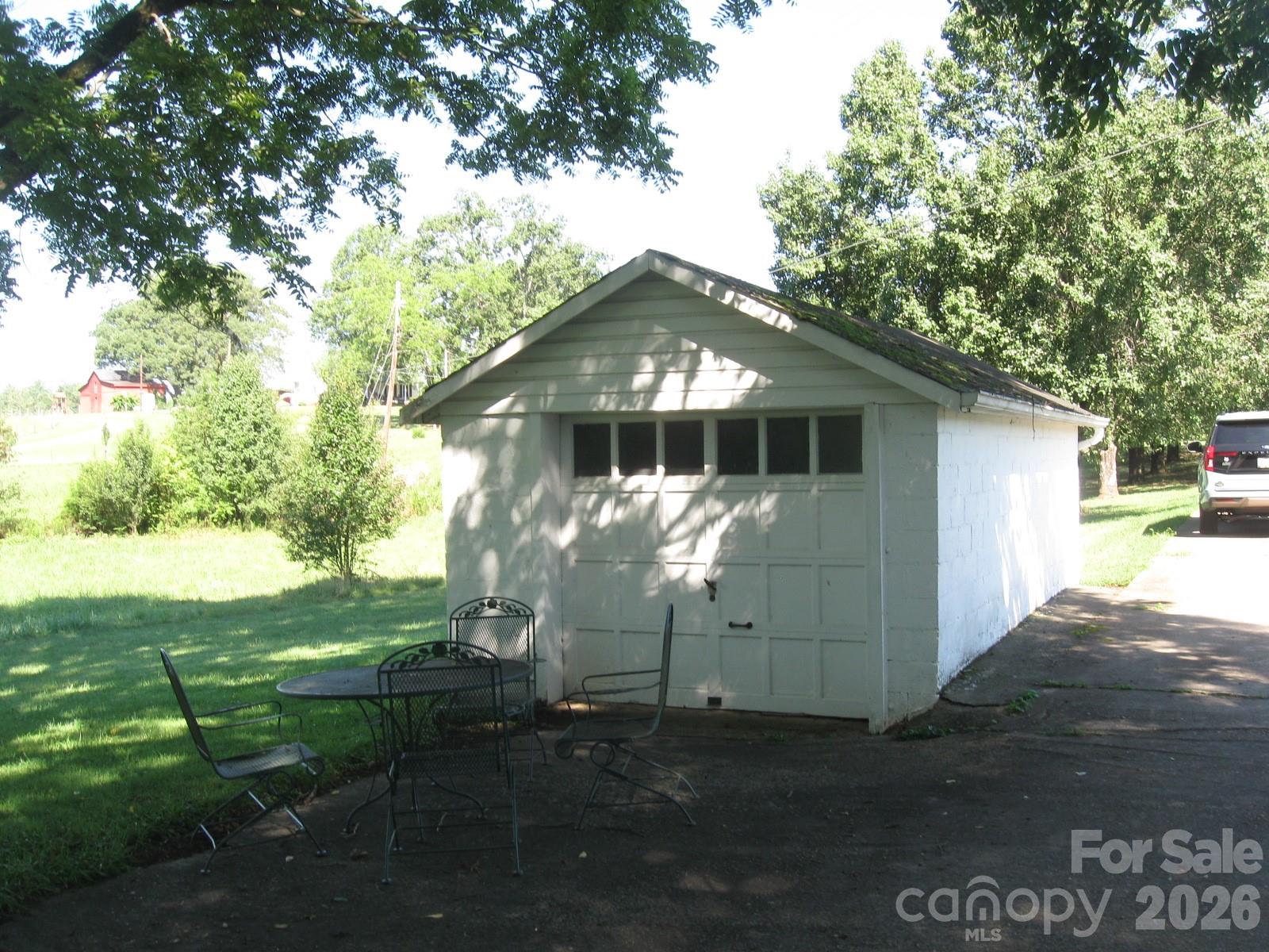 3817 hartland Road — Lenoir