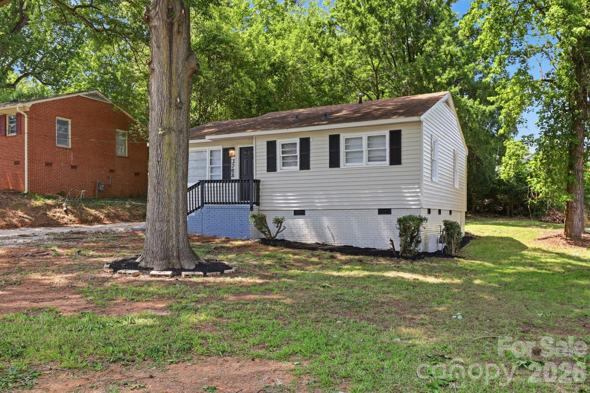 3708 Carlyle Drive — Charlotte