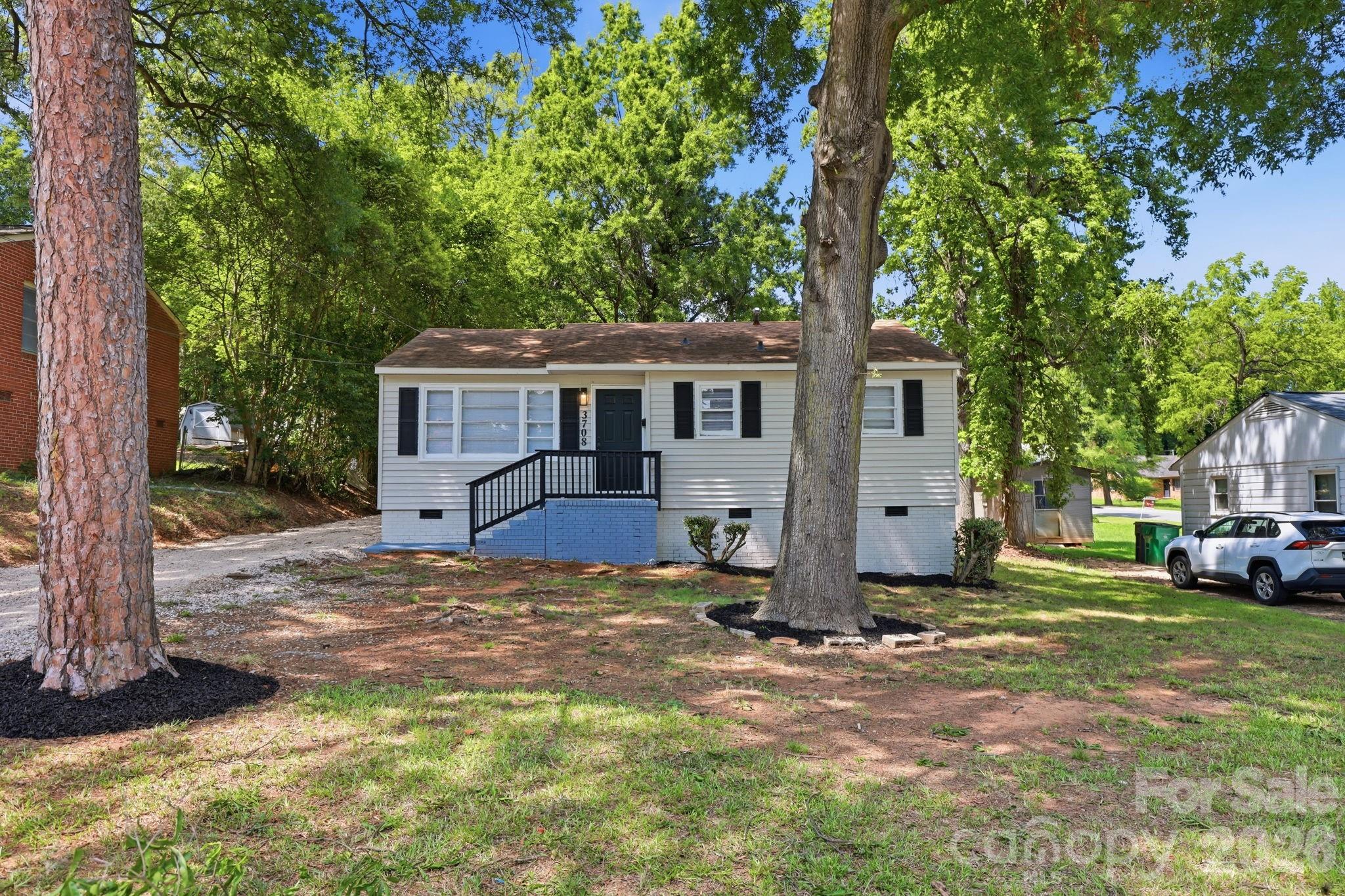 3708 Carlyle Drive — Charlotte