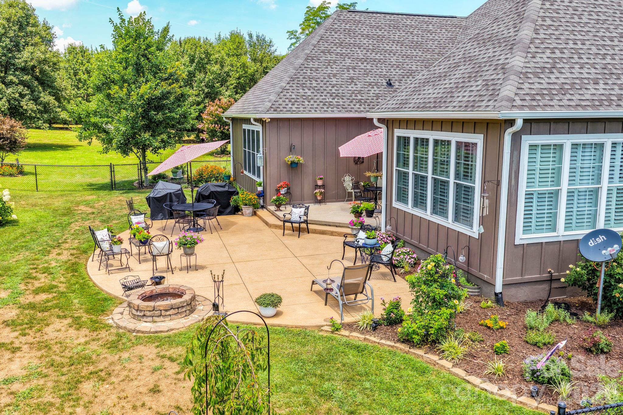 1109 Morningstar Lake Road — Forest City