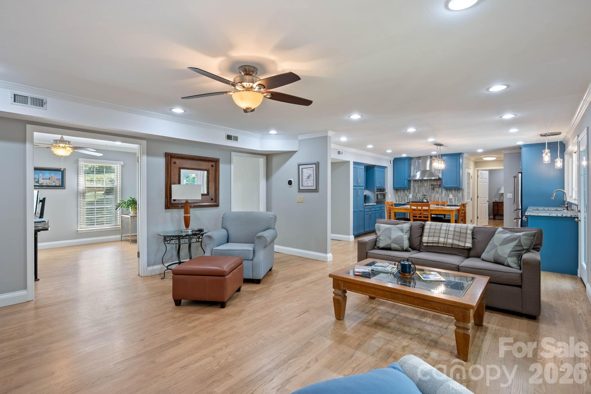 200 35th Avenue NW — Hickory
