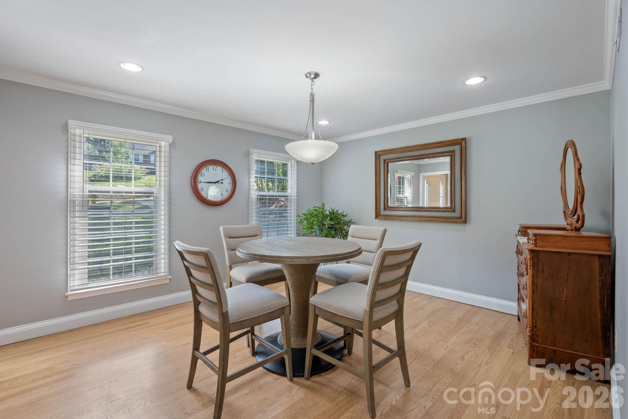 200 35th Avenue NW — Hickory