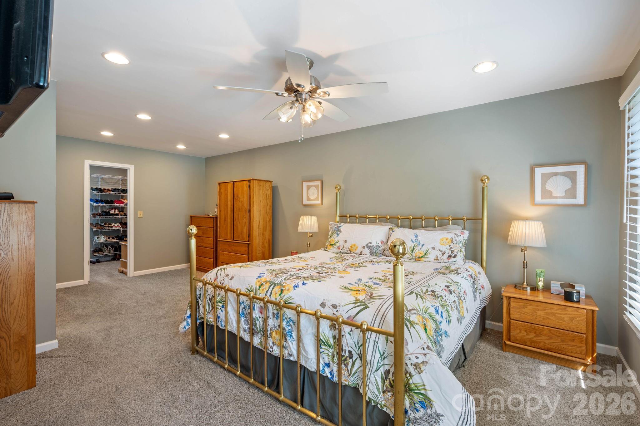 200 35th Avenue NW — Hickory