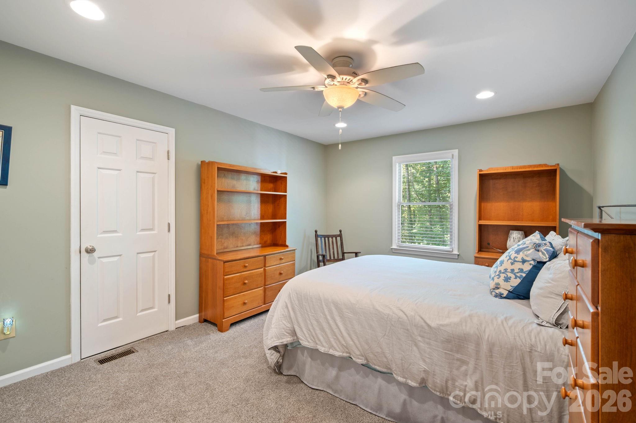 200 35th Avenue NW — Hickory