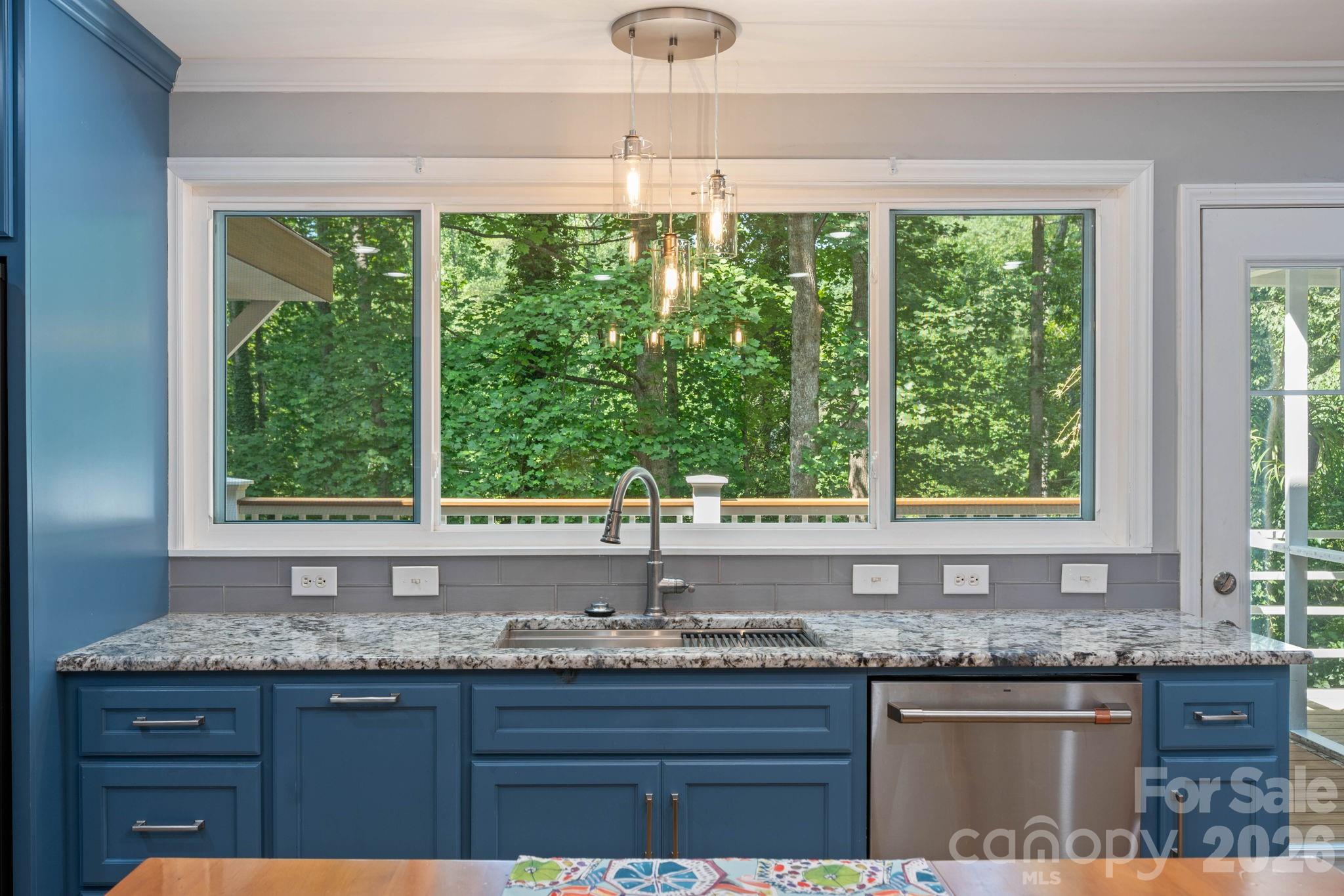 200 35th Avenue NW — Hickory