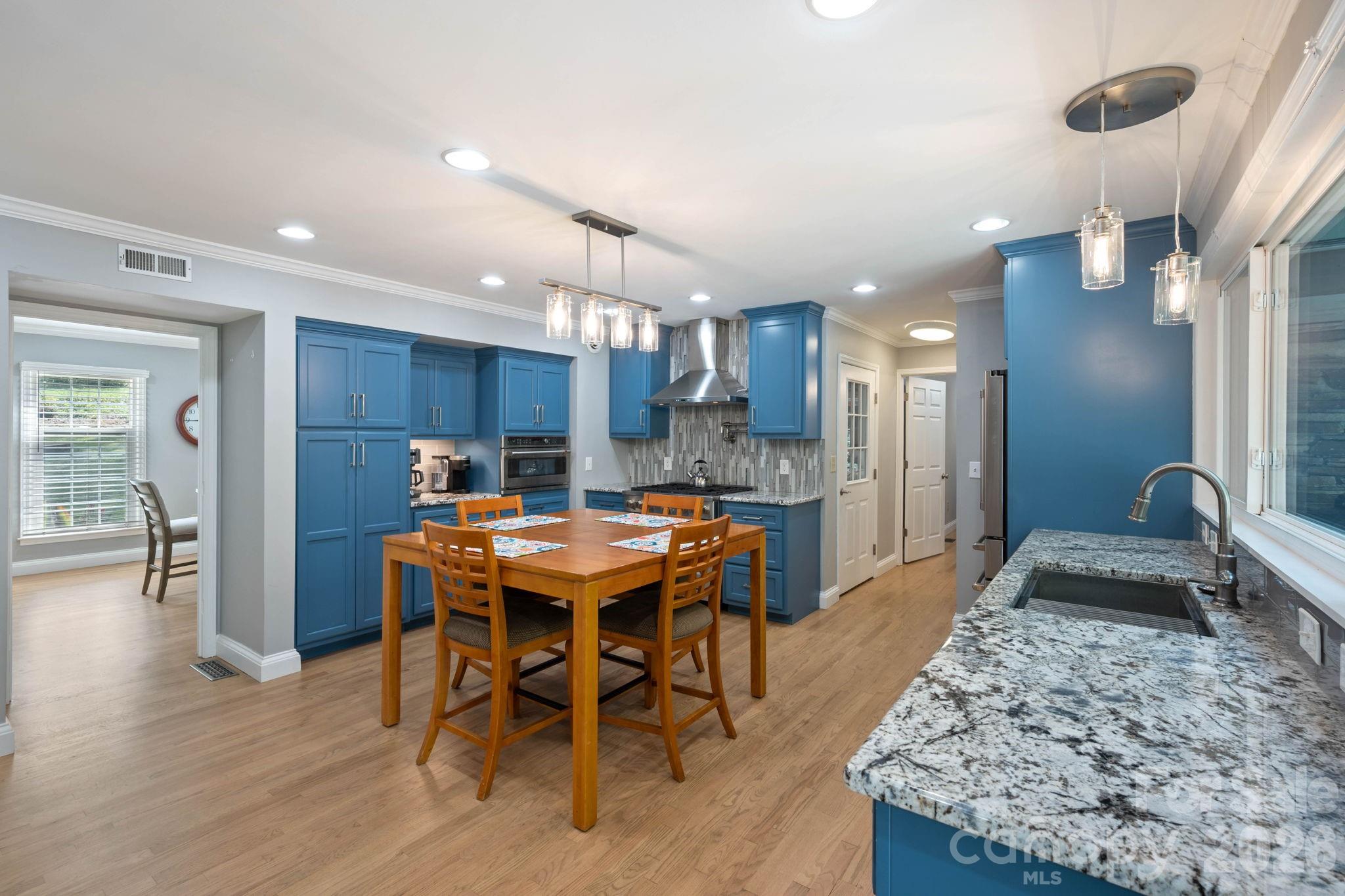200 35th Avenue NW — Hickory