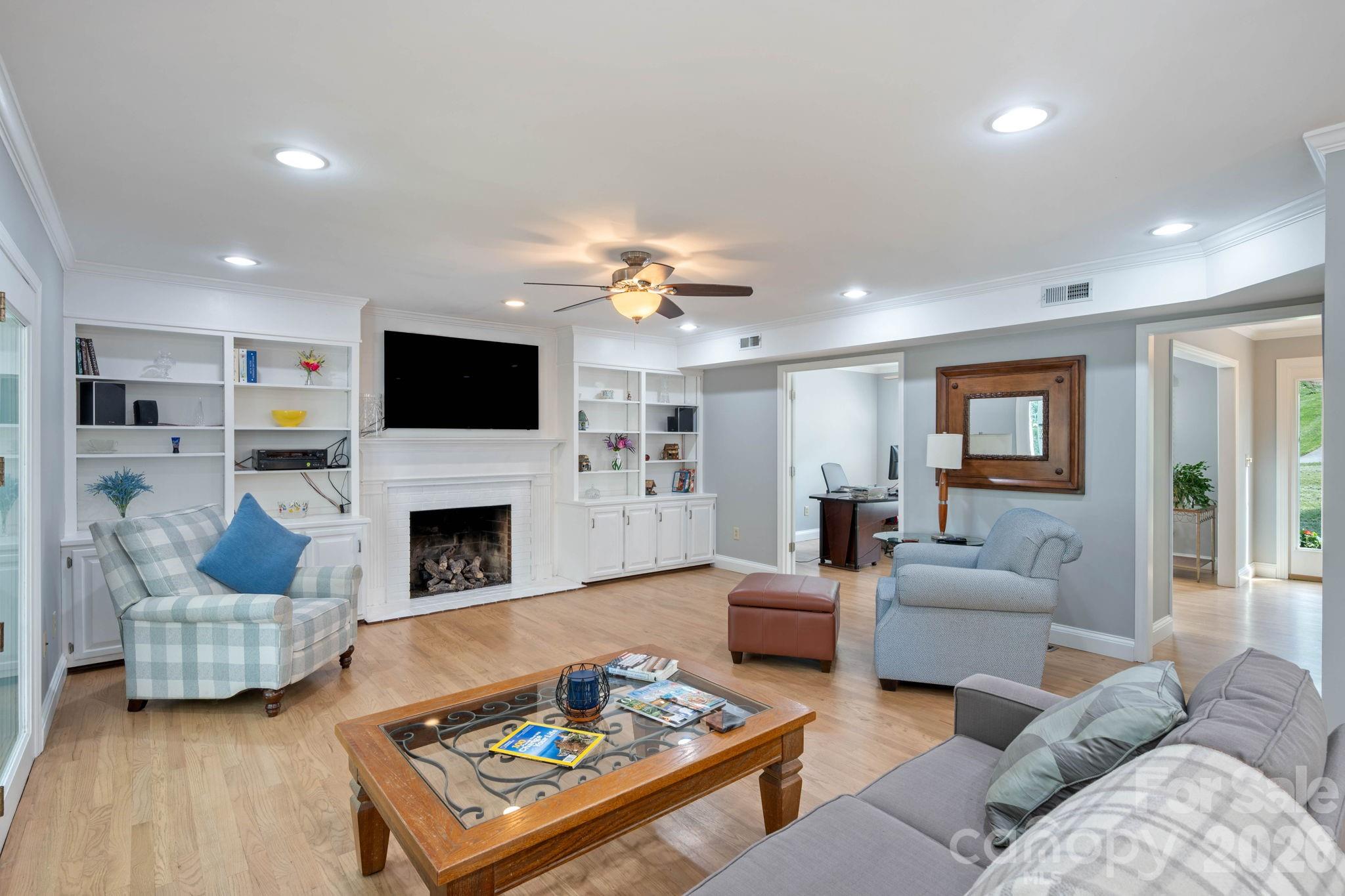 200 35th Avenue NW — Hickory