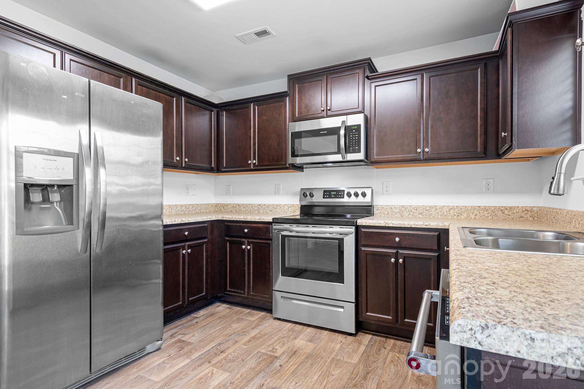 1554 Lilly Springs Place — Dallas