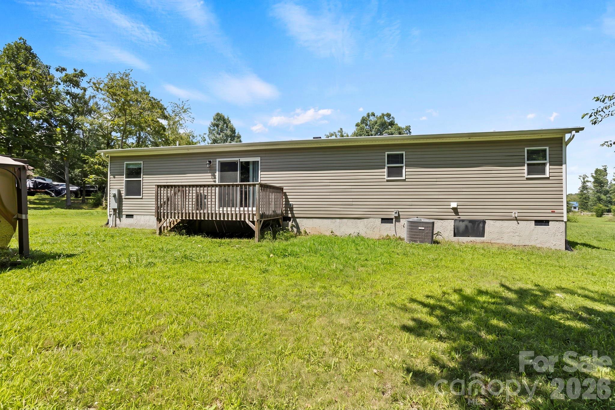18 Moss Lane — Hendersonville