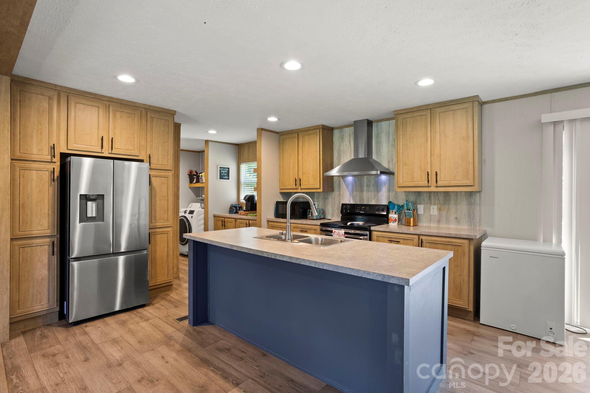 18 Moss Lane — Hendersonville
