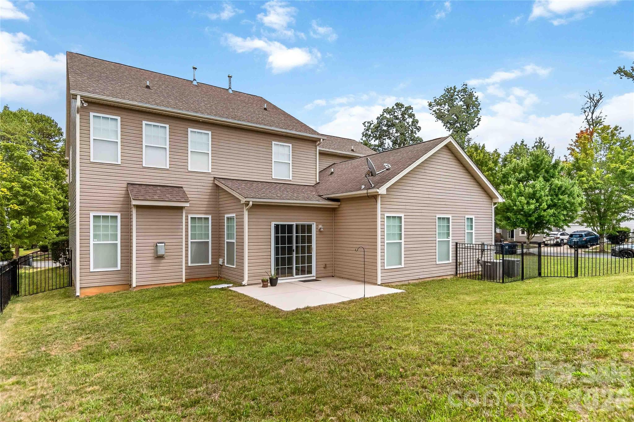 15718 Gallant Ridge Place — Huntersville