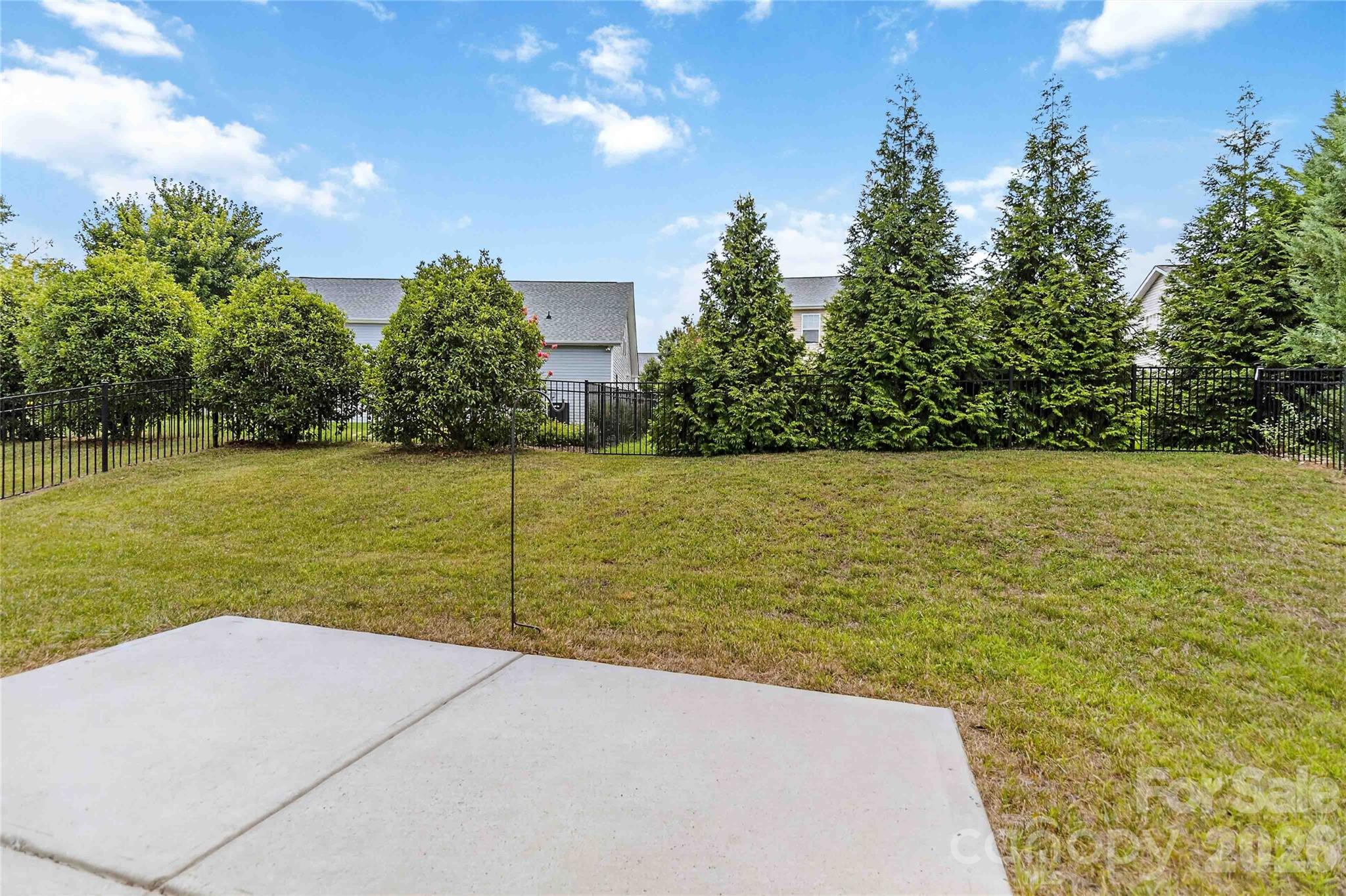 15718 Gallant Ridge Place — Huntersville