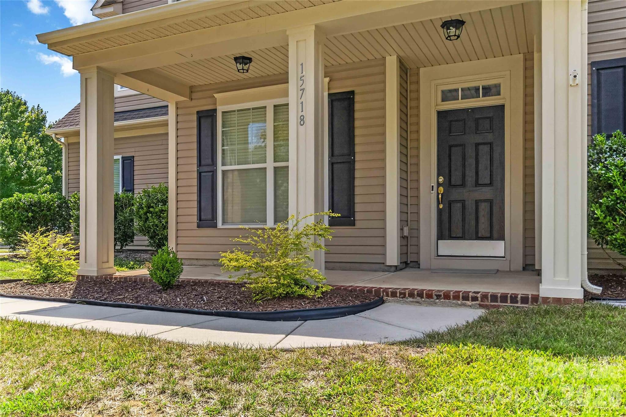 15718 Gallant Ridge Place — Huntersville