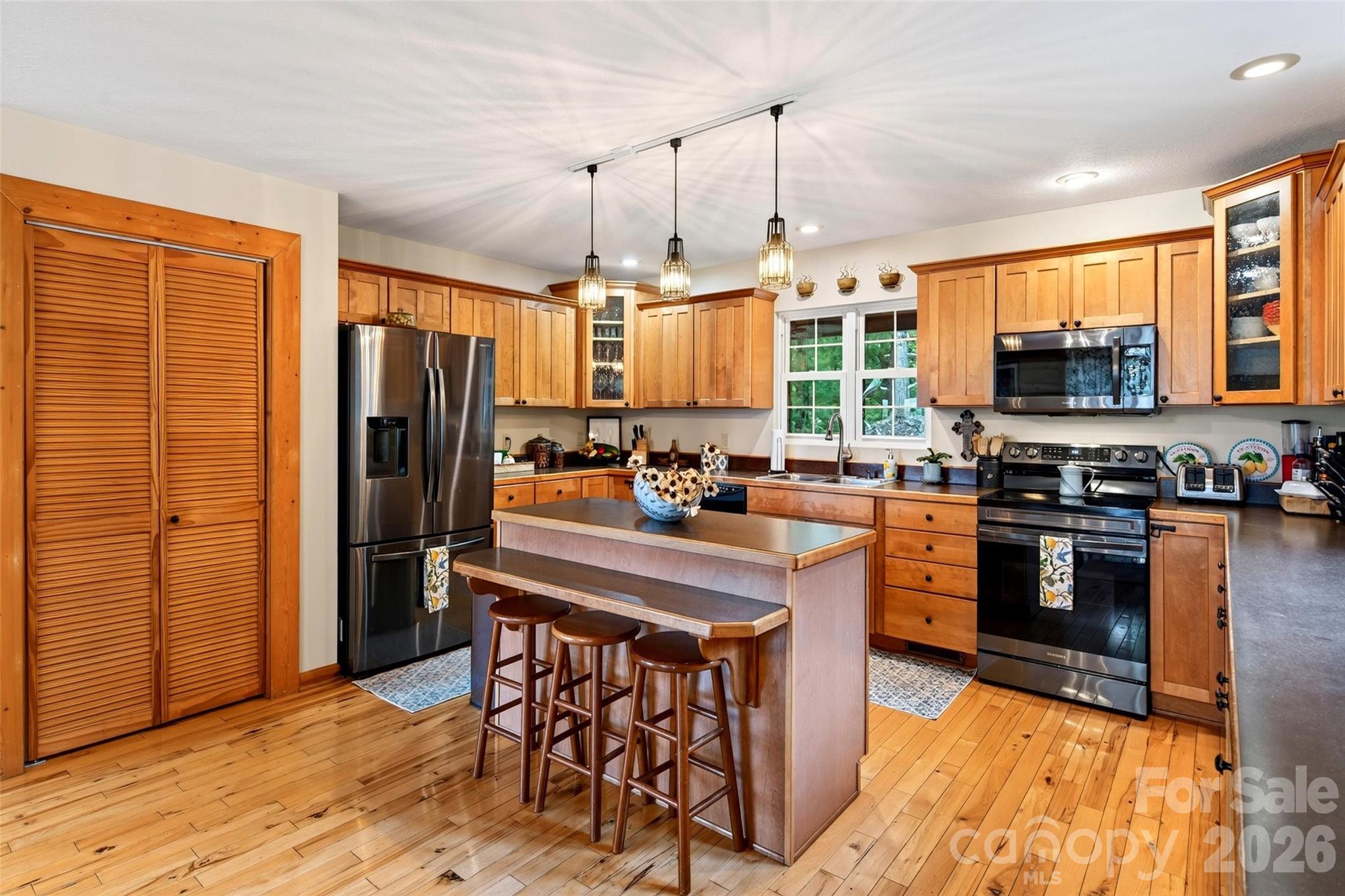 108 High Lake Drive — Nebo