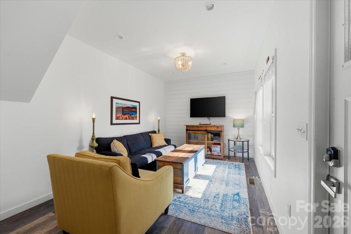109 Portmanvilla Road — Black Mountain
