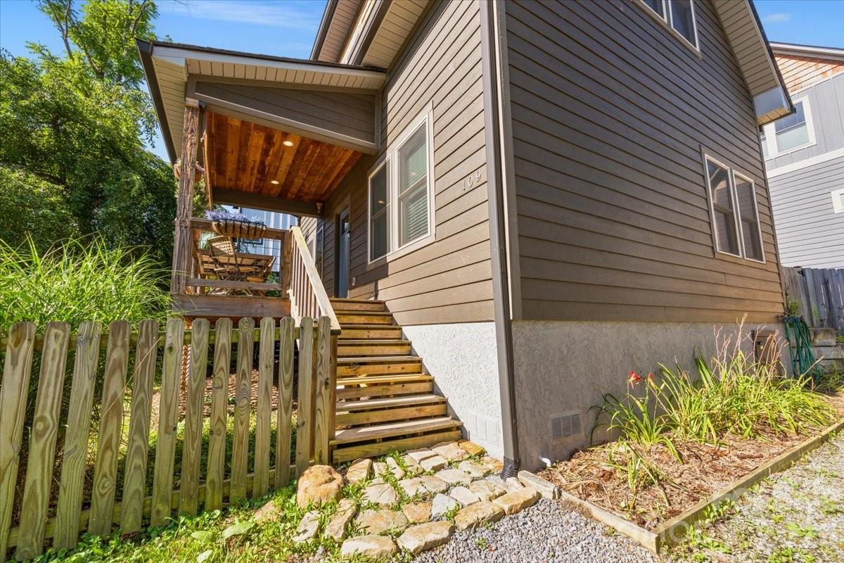 109 Portmanvilla Road — Black Mountain