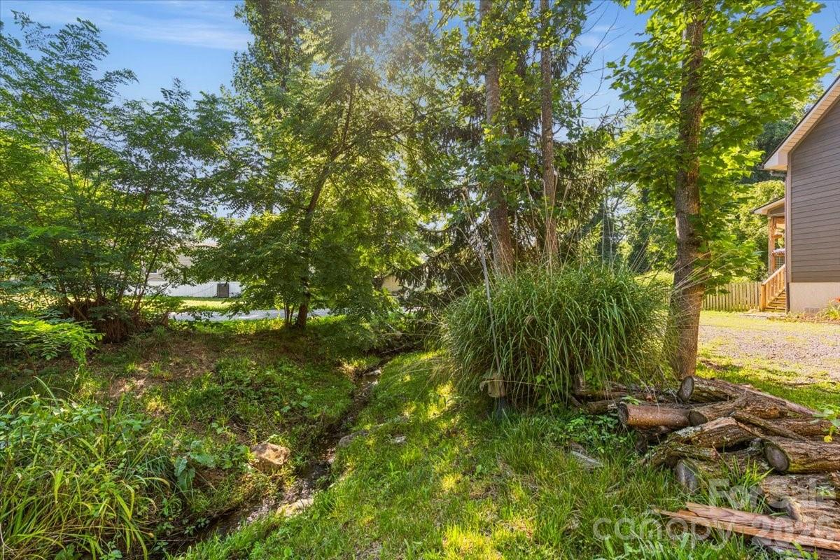 109 Portmanvilla Road — Black Mountain
