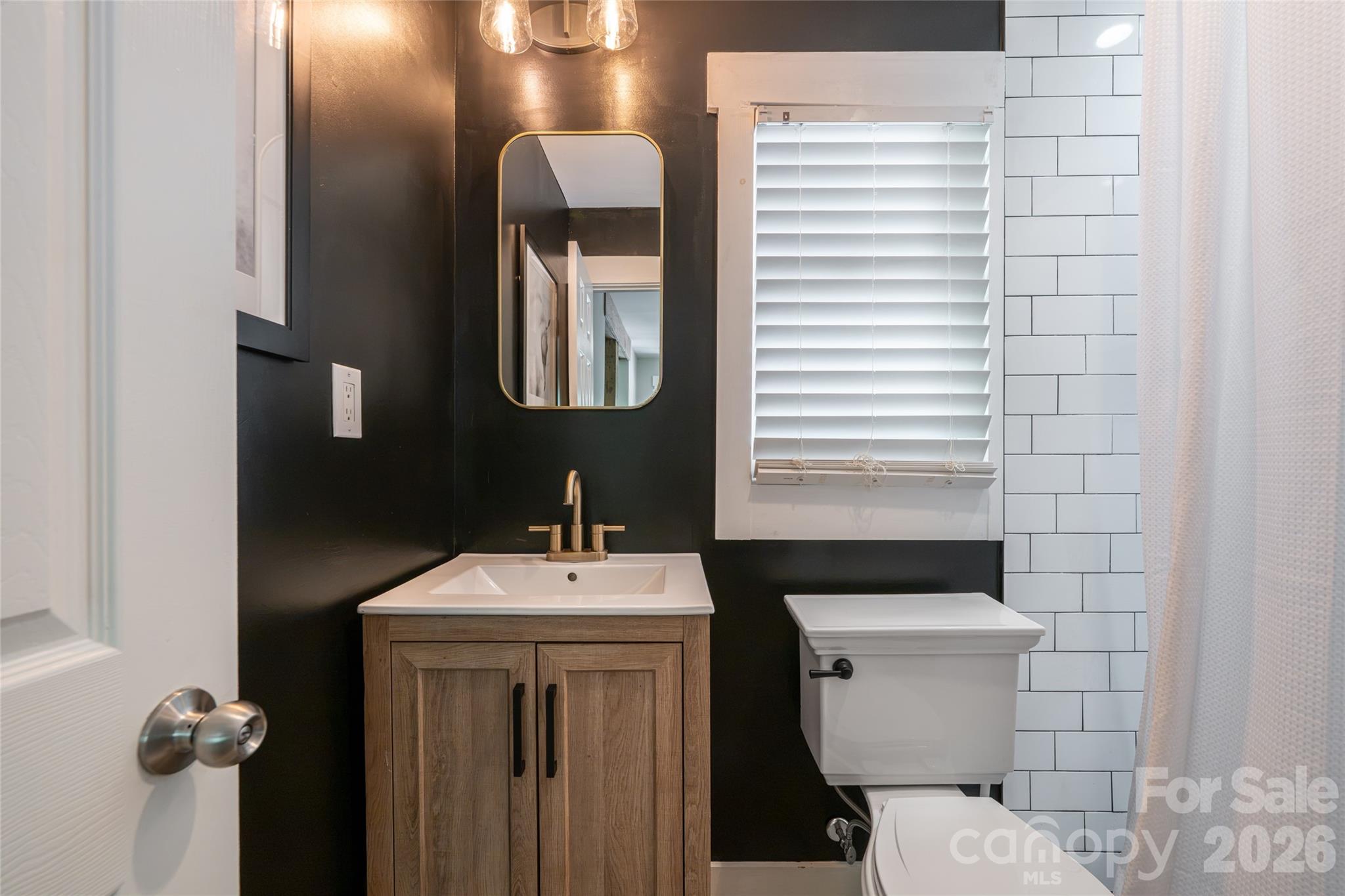 360 Pinners Cove Road — Asheville