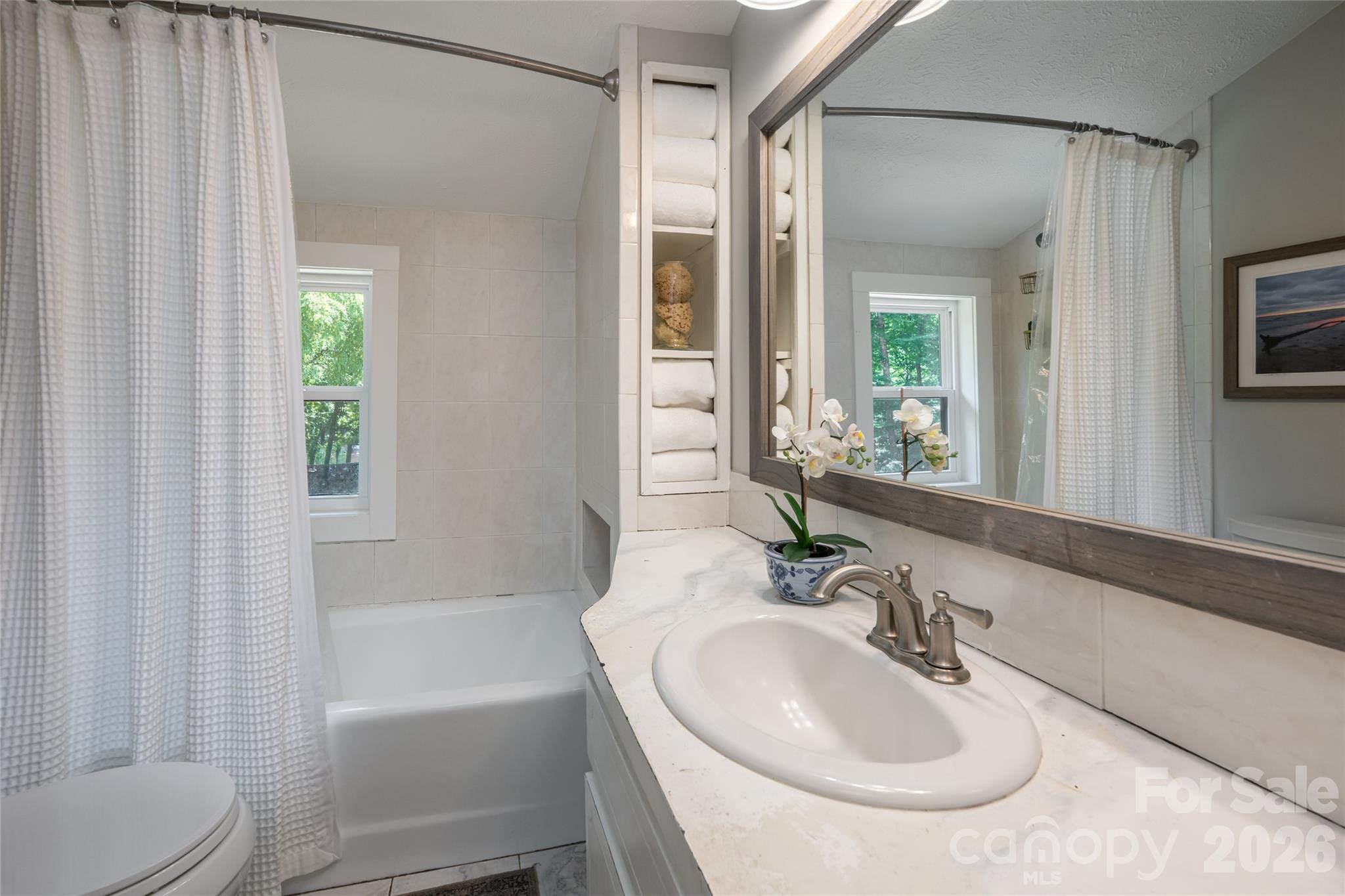 360 Pinners Cove Road — Asheville