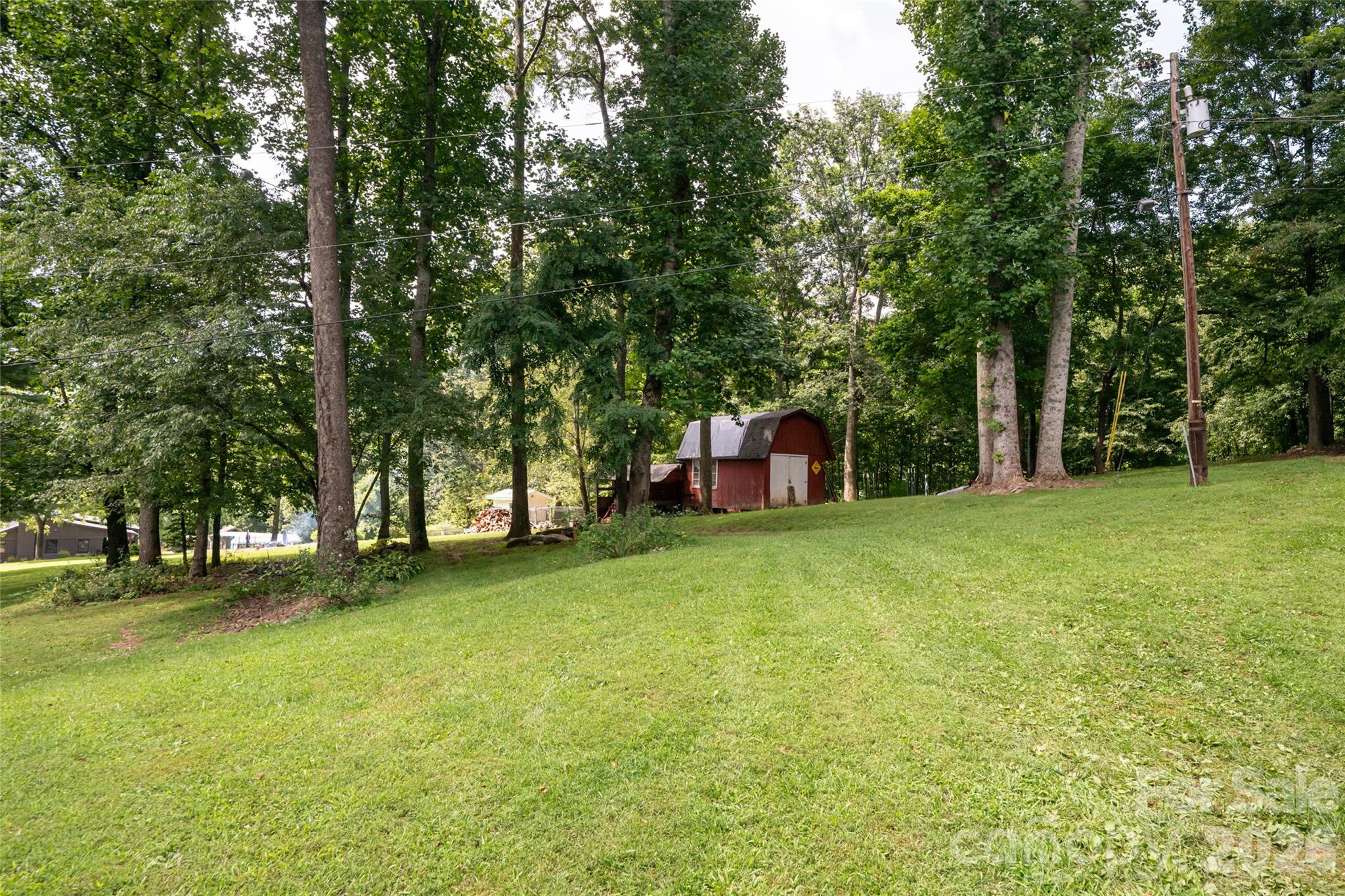 360 Pinners Cove Road — Asheville