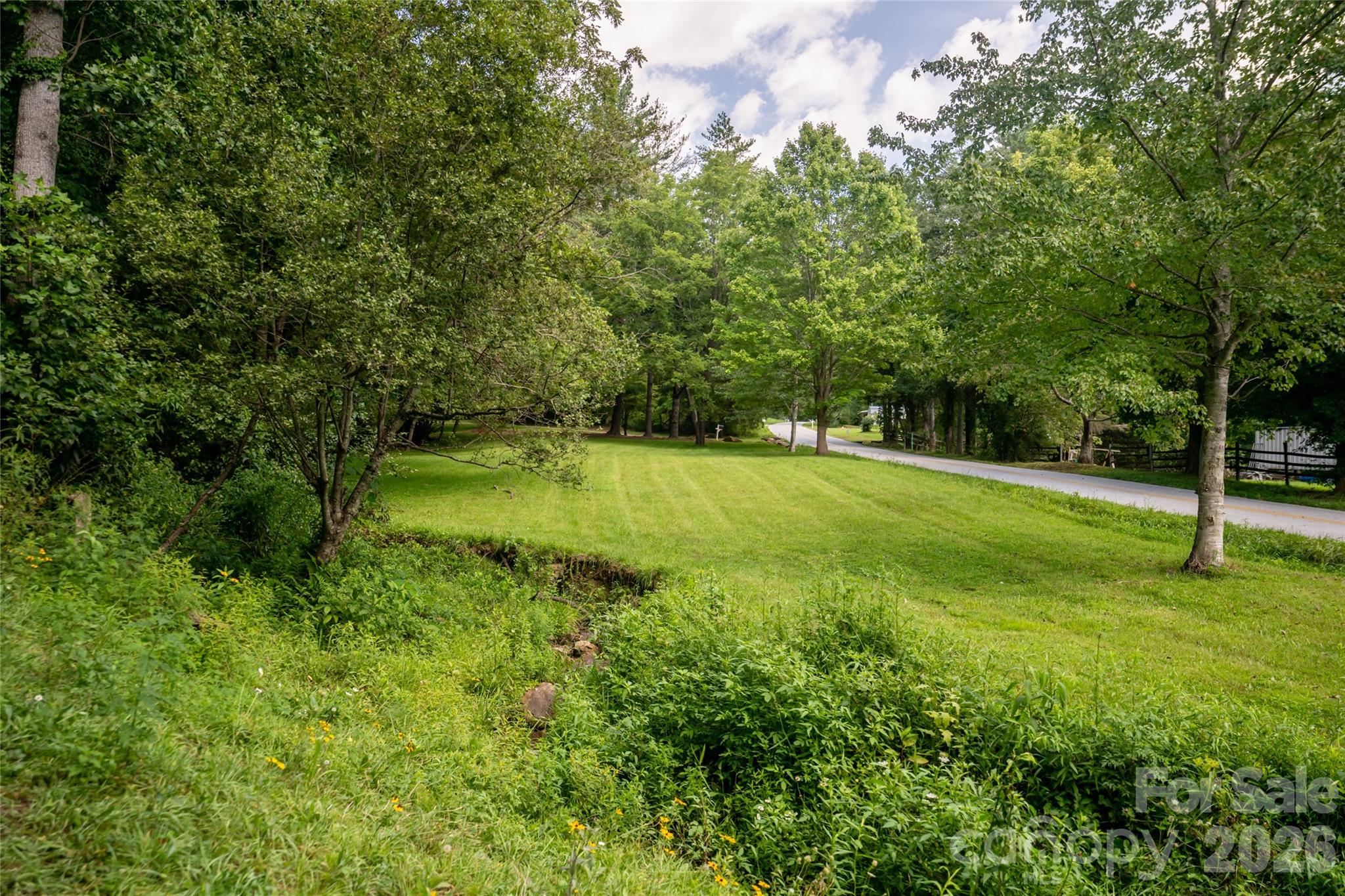 360 Pinners Cove Road — Asheville