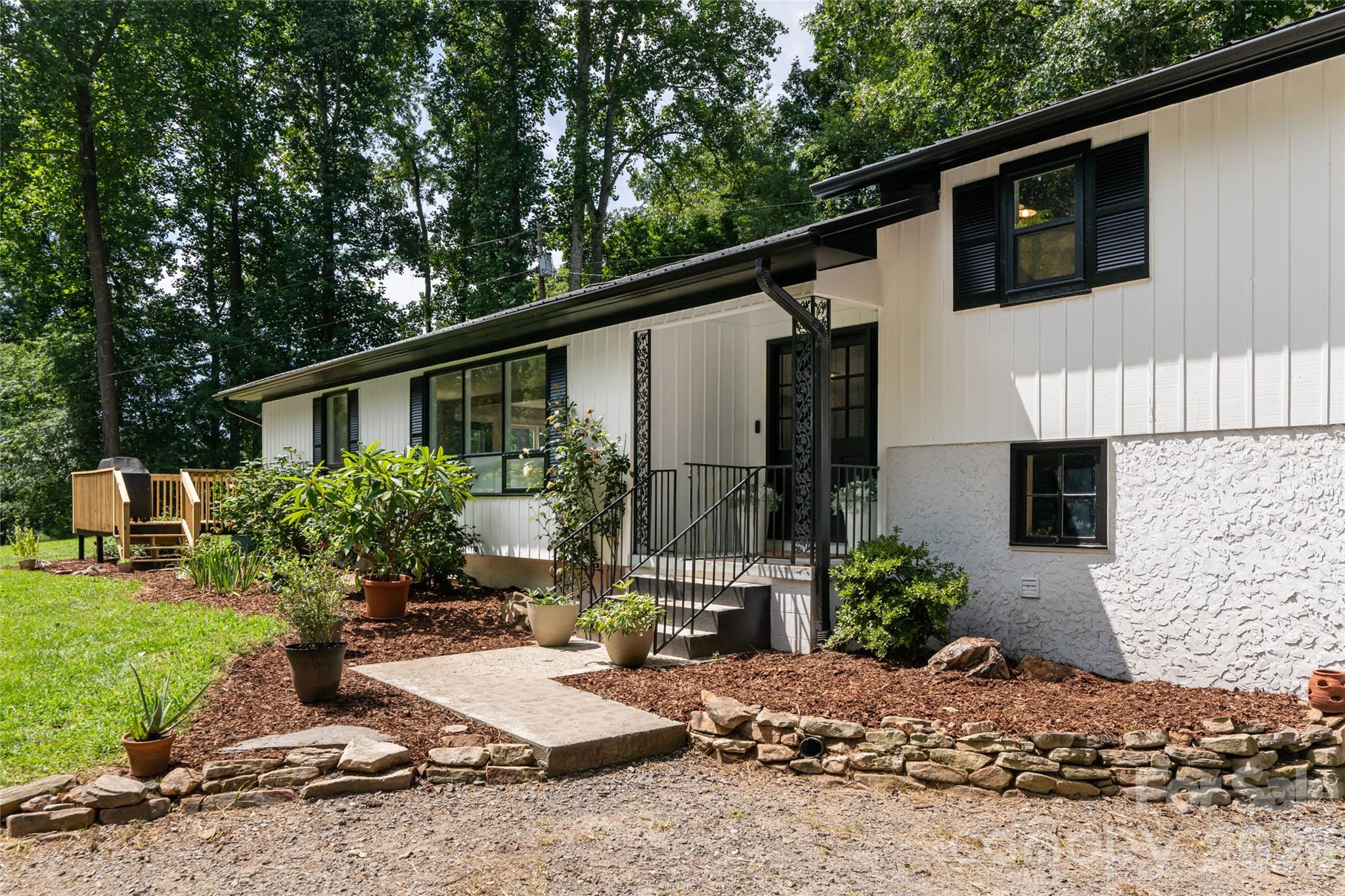 360 Pinners Cove Road — Asheville