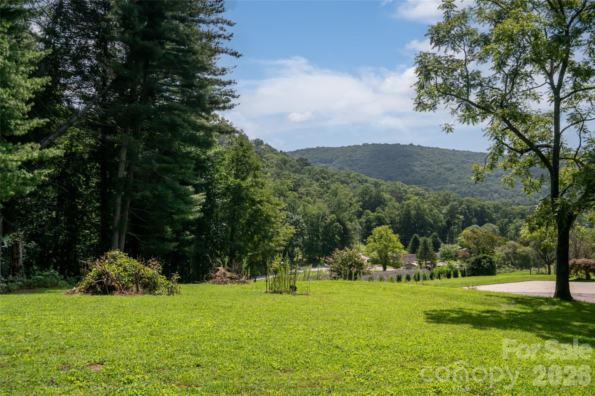 360 Pinners Cove Road — Asheville