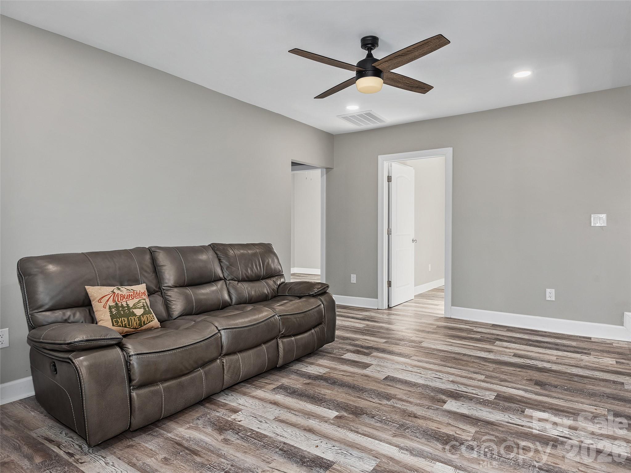 611 Peniel Road — Columbus
