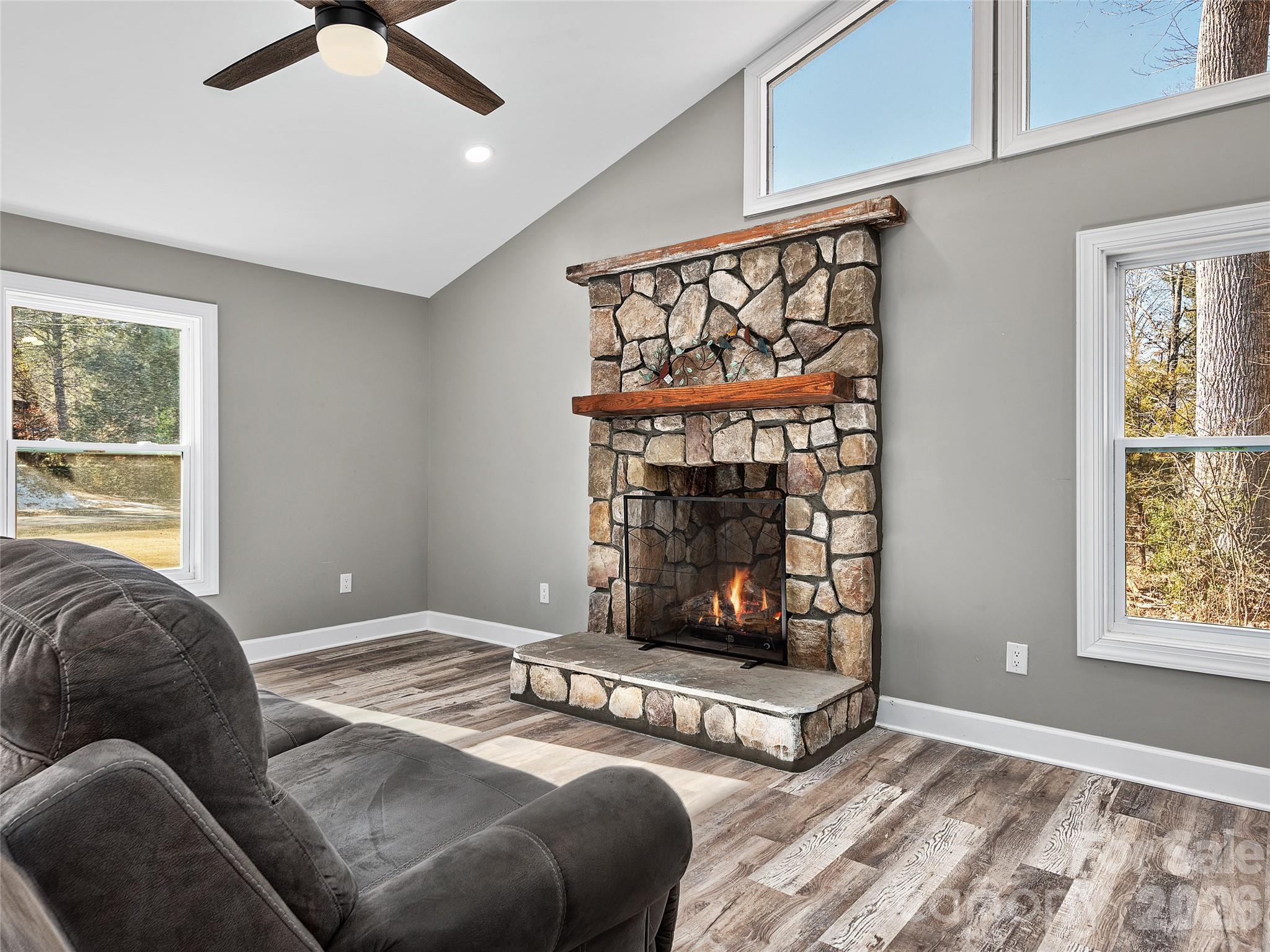 611 Peniel Road — Columbus