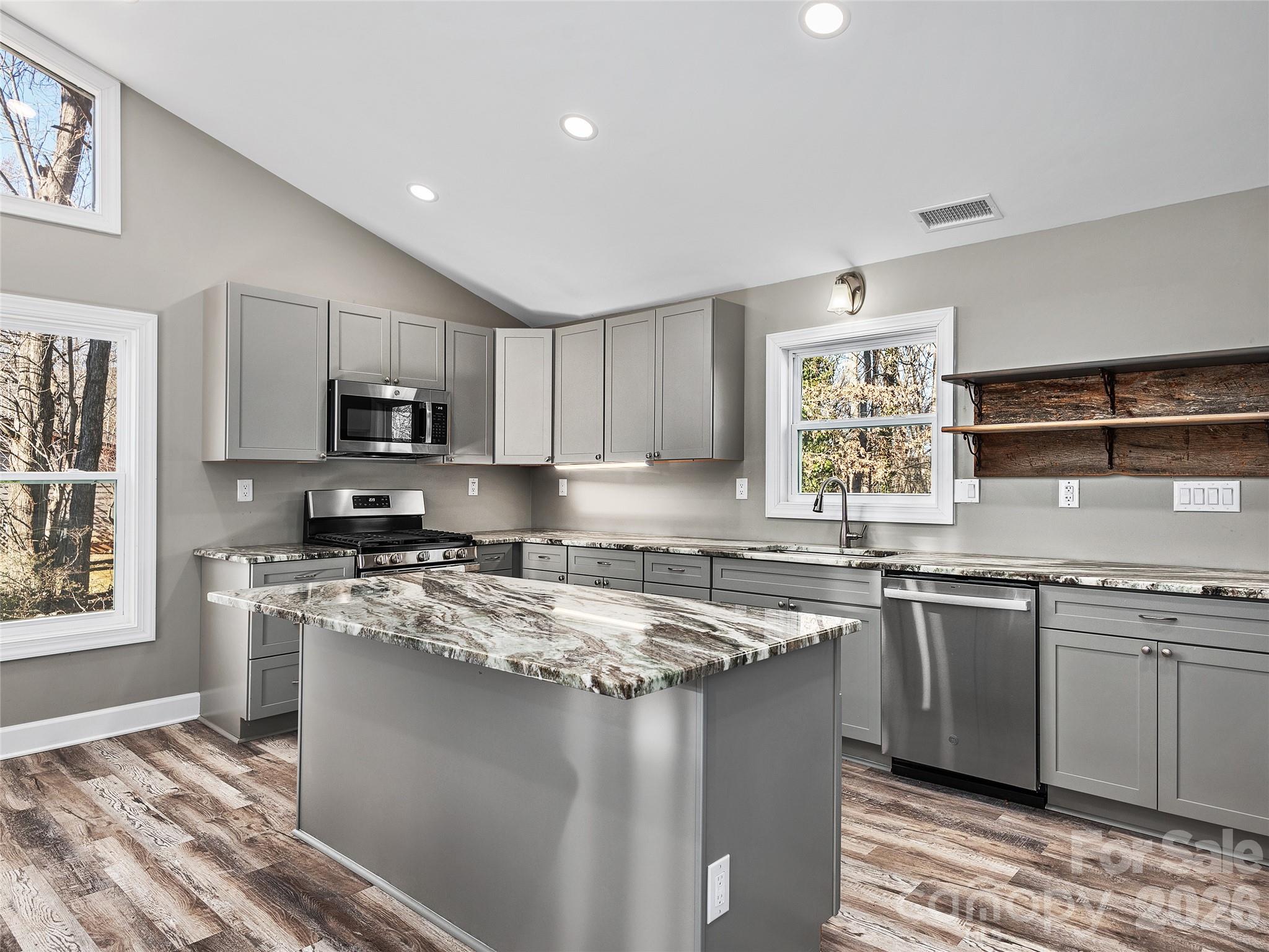 611 Peniel Road — Columbus