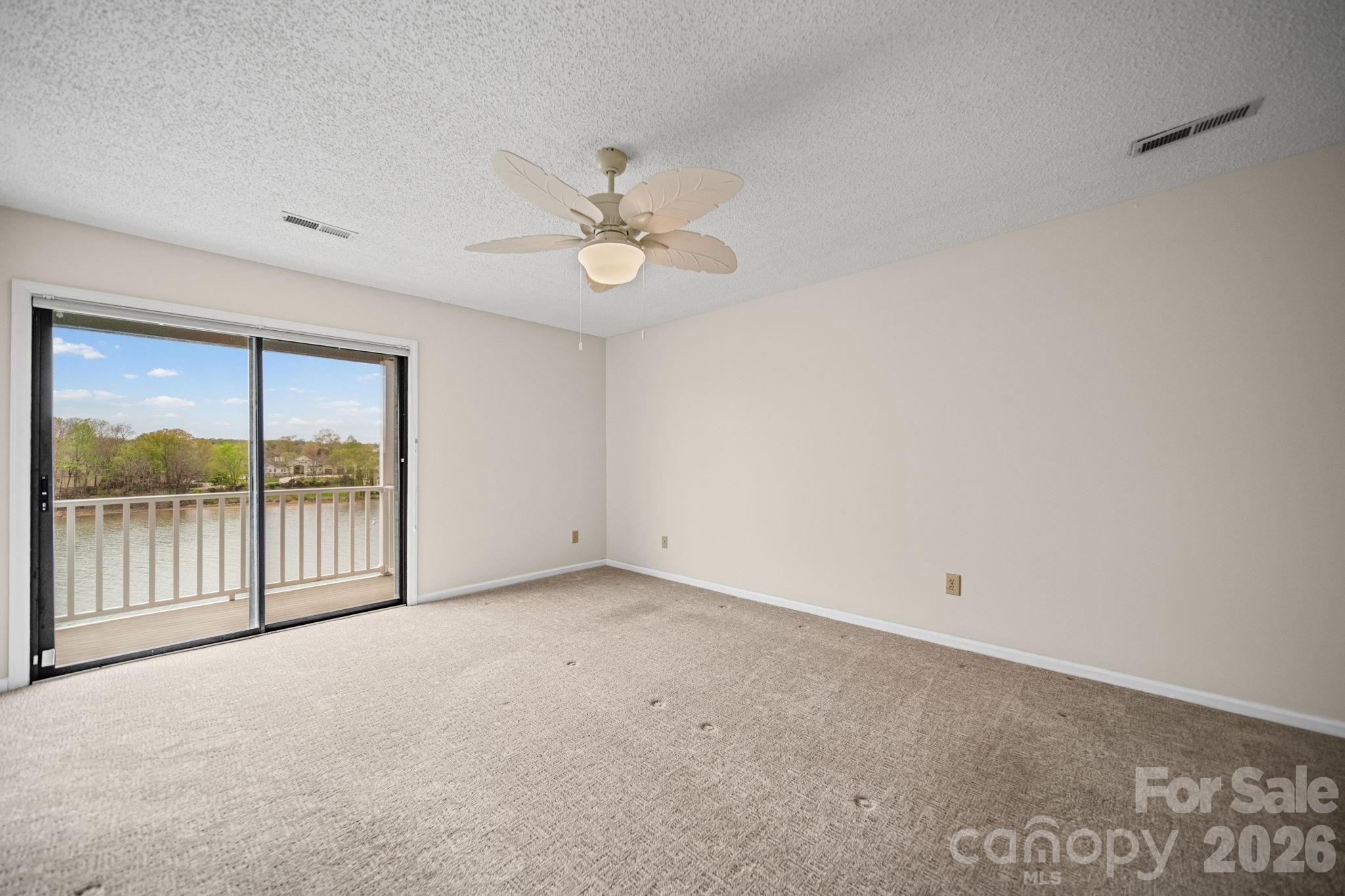529 Catspaw Road — Statesville